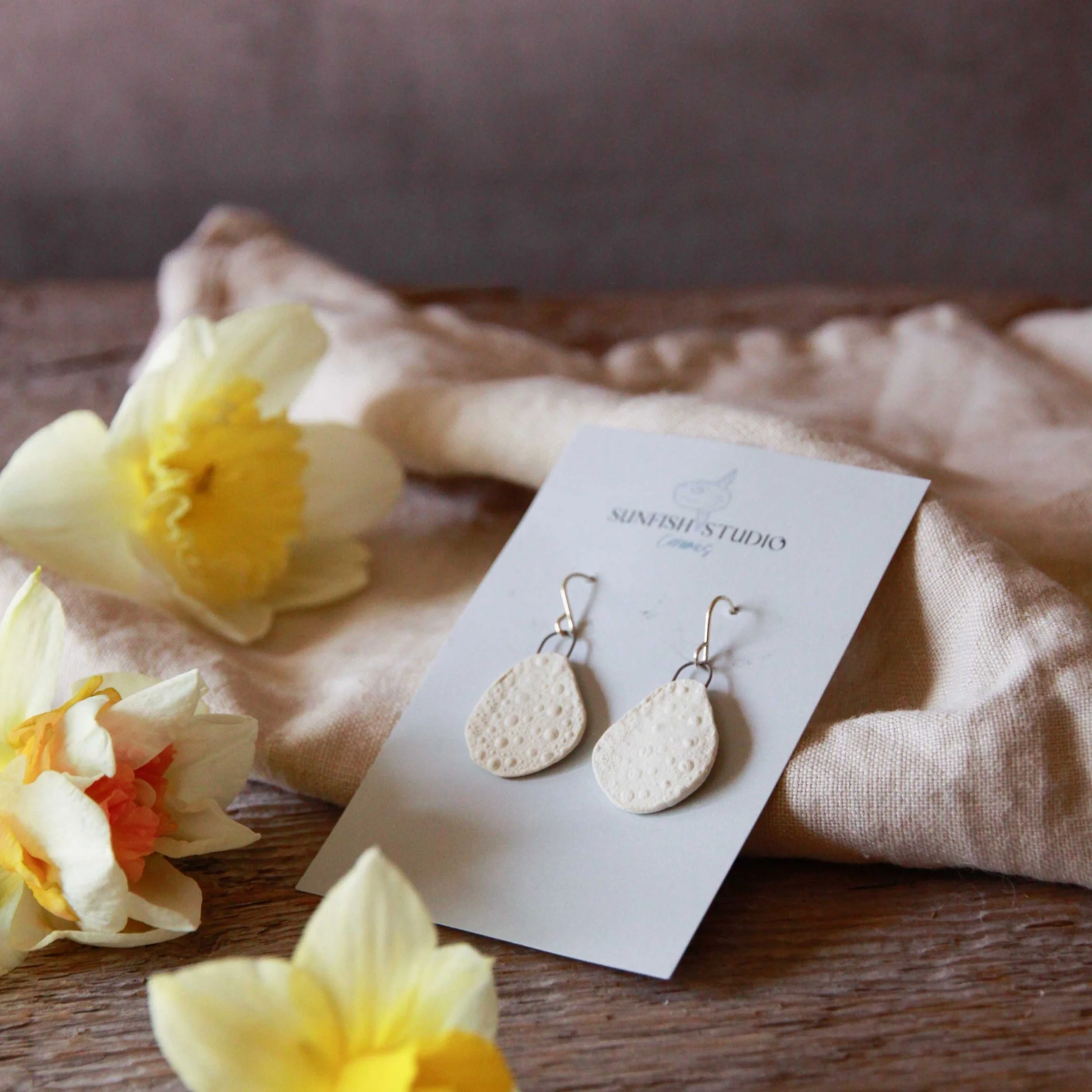 earrings | urchin shell