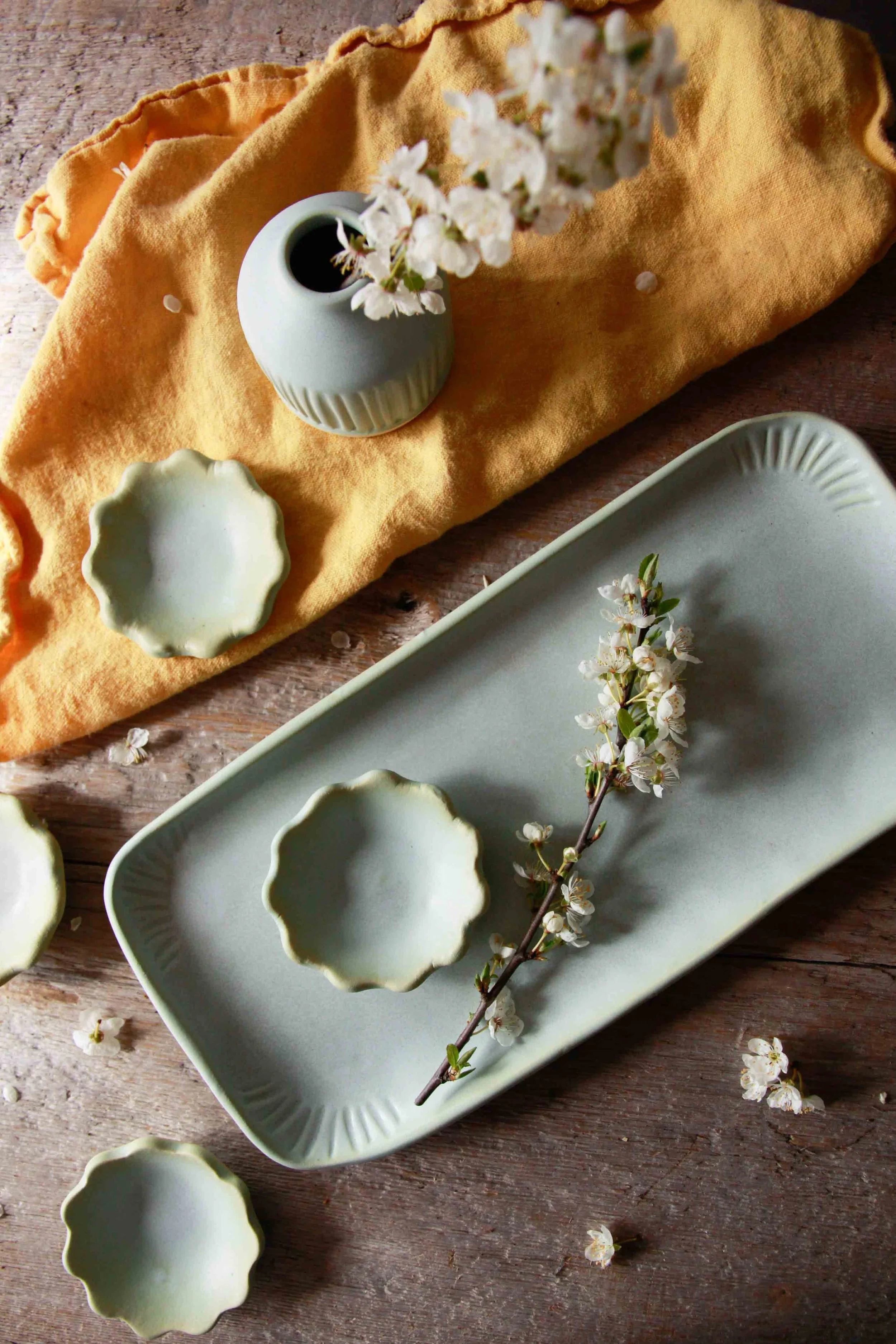 serving dish | small | duck egg