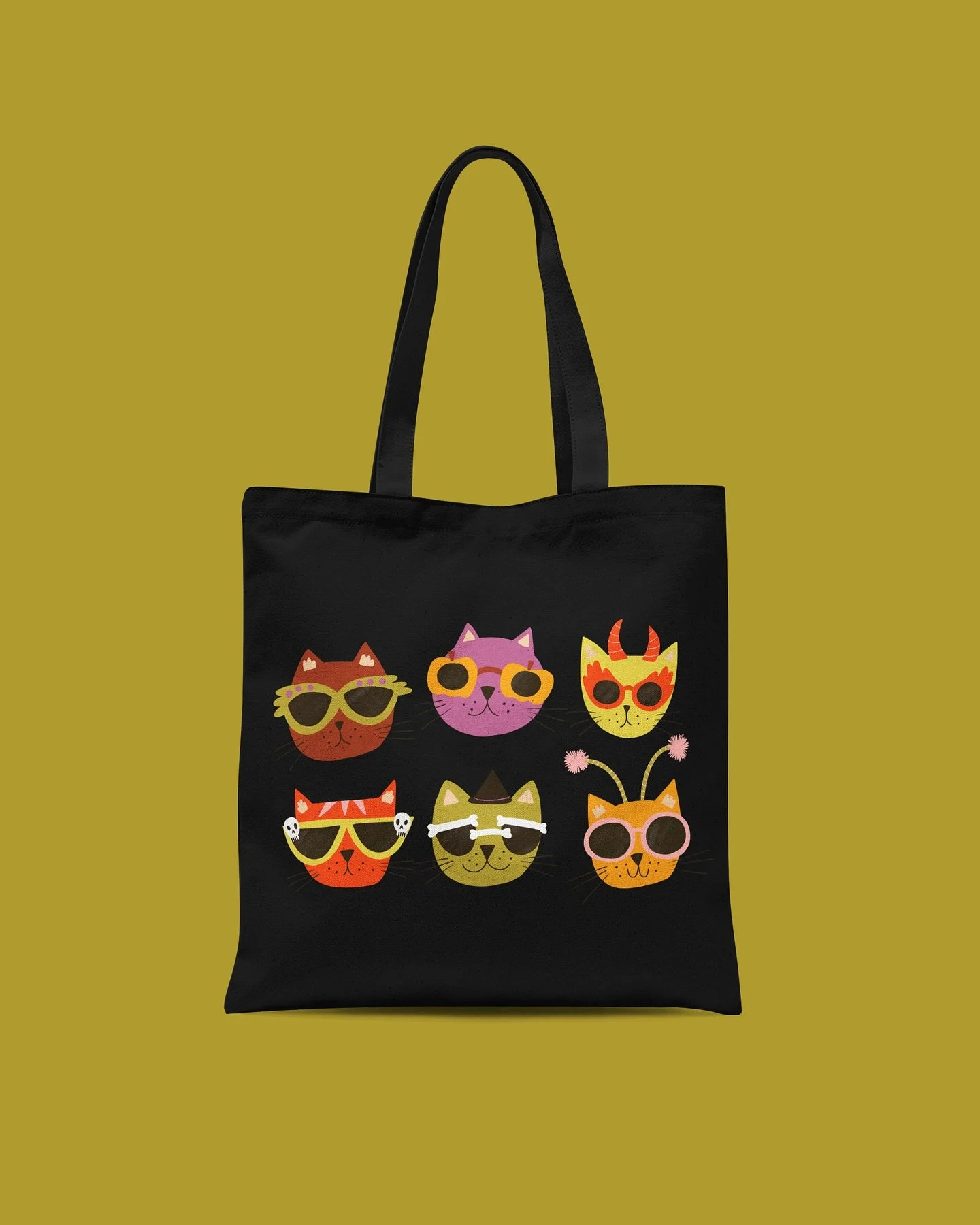 Throwing it back to these sunglasses-sporting, Halloween loving cats 🧡🐈&zwj;⬛ I illustrated them a couple years ago, and they still make me smile. From pumpkin shades to skull sunnies, each cat has their own Halloween vibe.

Which one&rsquo;s your 