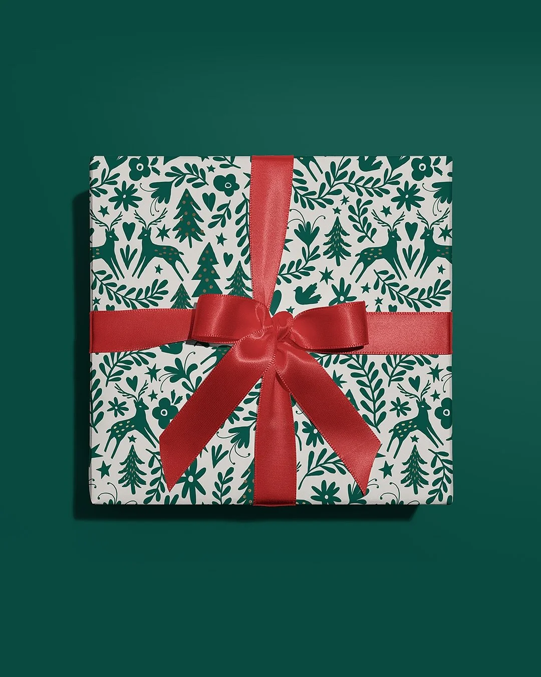 Probably one of my favorite wrapping papers I&rsquo;ve designed. And yes I might say this about all my designs but I clearly love what I do. 💚🌲 This wrapping paper is available exclusively on @minted. It&rsquo;s gold foil and printed on paper made 