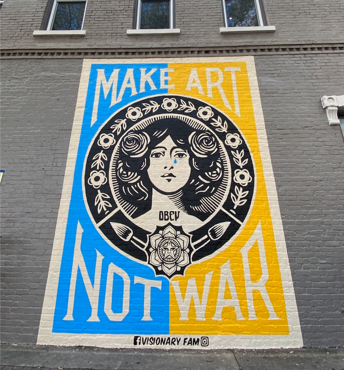 🇺🇦 Make Art Not War 🇺🇦 
A collaboration between Monochronicle, Visionary FAM with the support of Obey Giant.
This project is intended to bring awareness & raise money for humanitarian efforts in Ukraine. 
Follow the link below to get involved. ⬇️