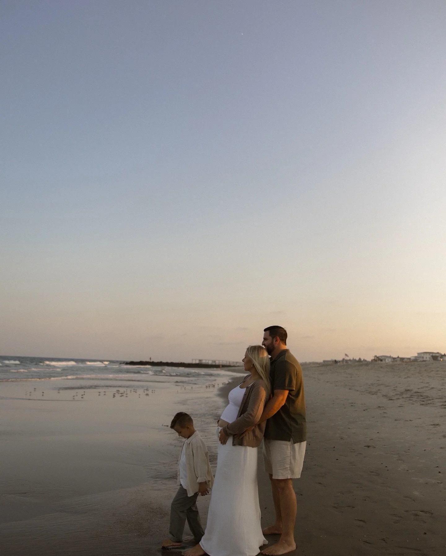 This session was special not only because I&rsquo;ve witnessed so many beautiful seasons with this family, but also because I brought my little sister along to shoot with me. Lately, I&rsquo;ve been bringing my very first DSLR to sessions and wedding