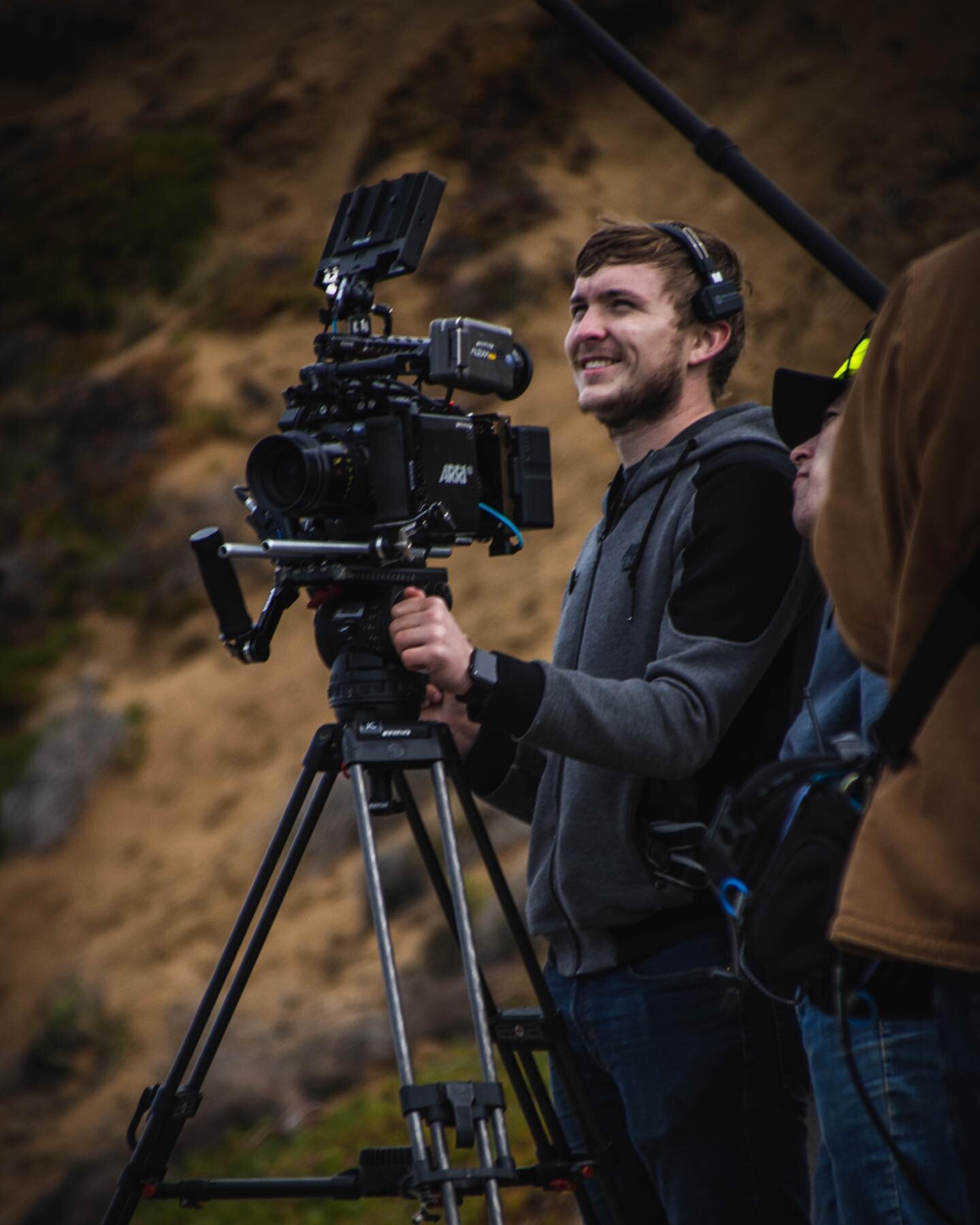 Meet your friendly neighborhood DP🎬🎥

I had the amazing opportunity to be the cinematographer for @dil.loncox film and it was an absolute blast. He gathered some of the best and most ambitious people to help out, and it was a group that I hope to n