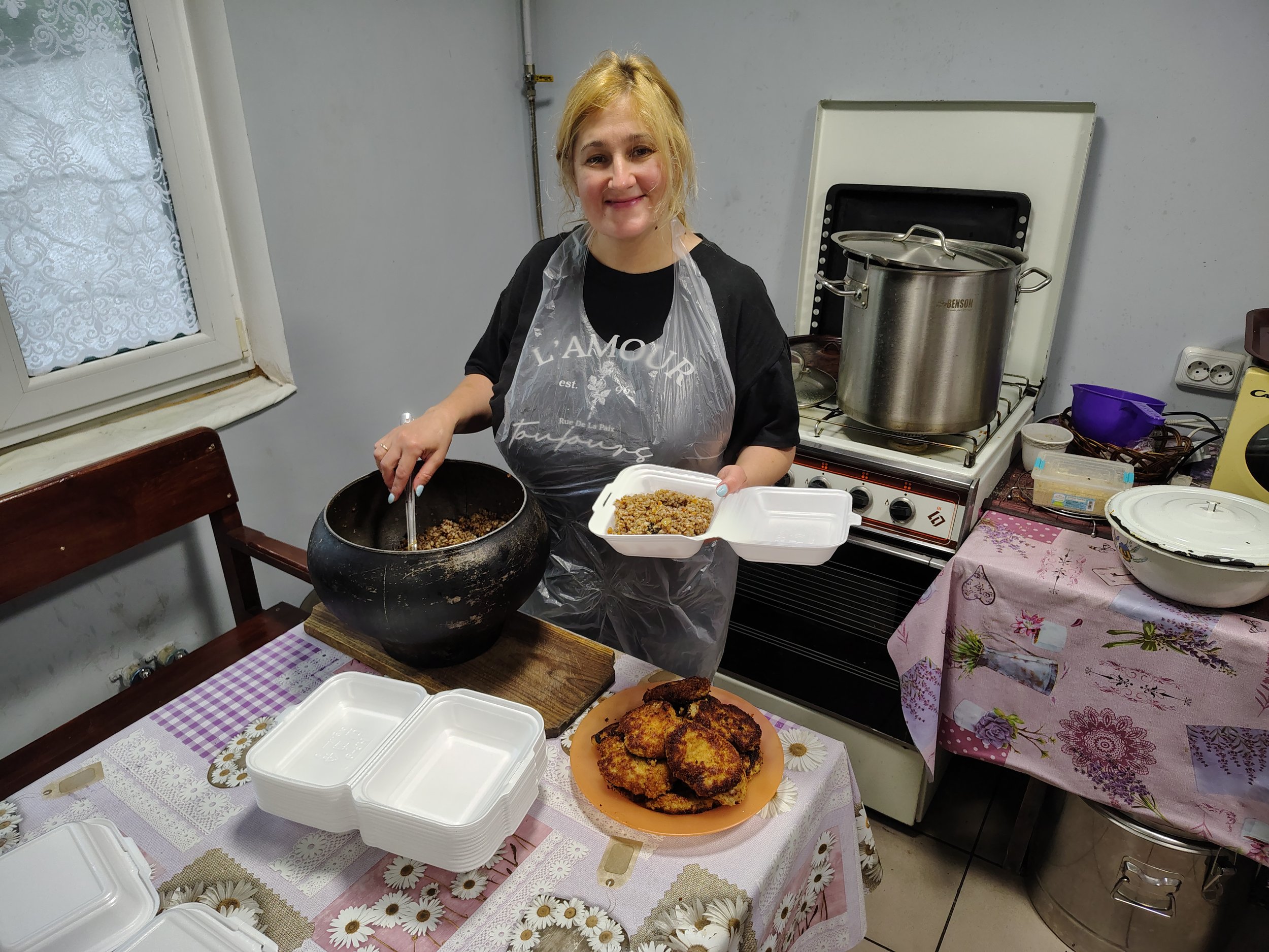 Soshnykiv - Feeding2.jpg