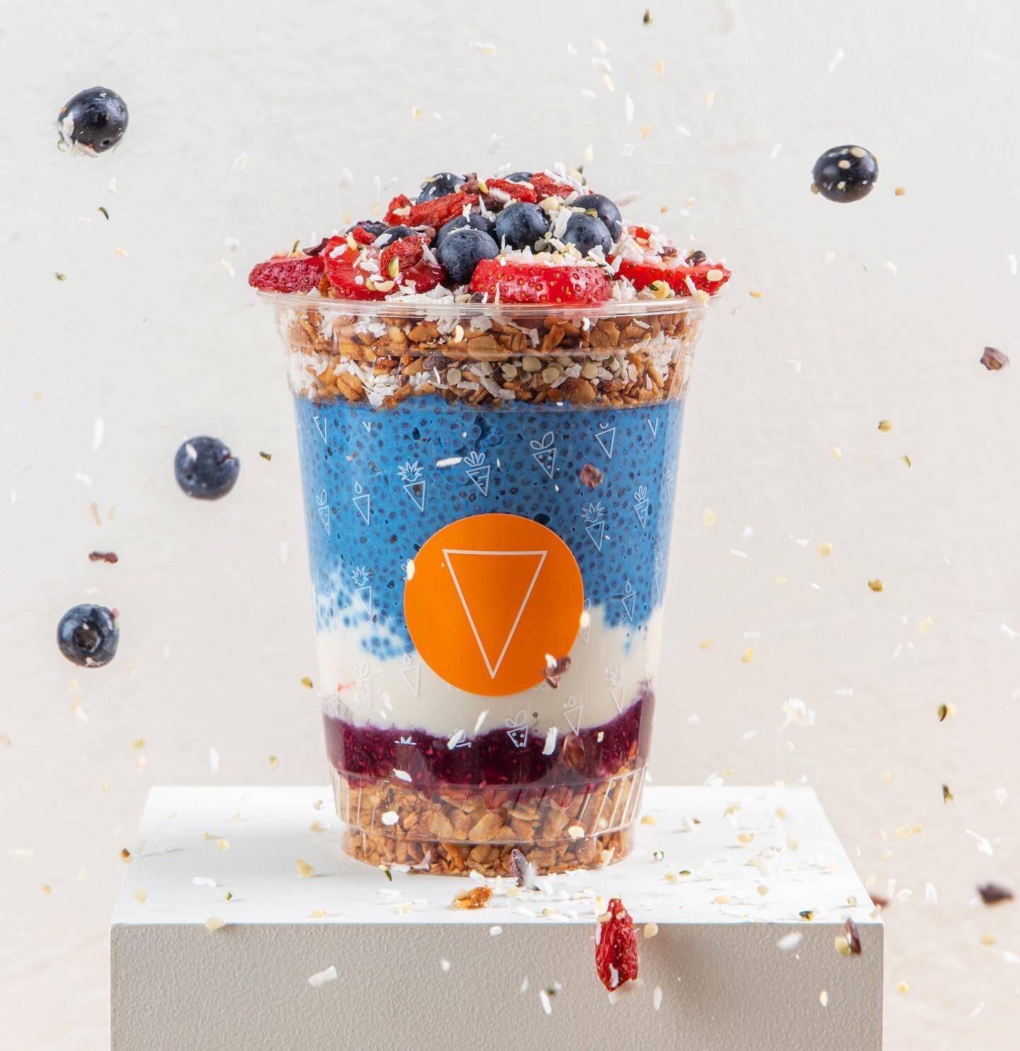 Today&rsquo;s forecast: Sunny with the occasional blueberry shower ☀️
⠀⠀⠀⠀⠀⠀⠀⠀⠀
These chia parfaits are available in our grab and go fridge everyday and make the perfect breakfast on the move or late night treat. As always, 100% organic, gluten-free 