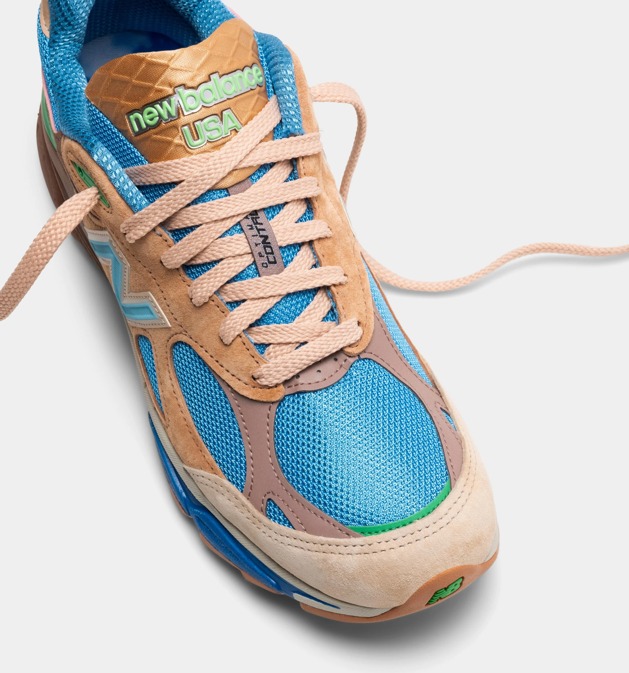 joe-freshgoods-new-balance-990v3-outside-clothes-4.jpeg