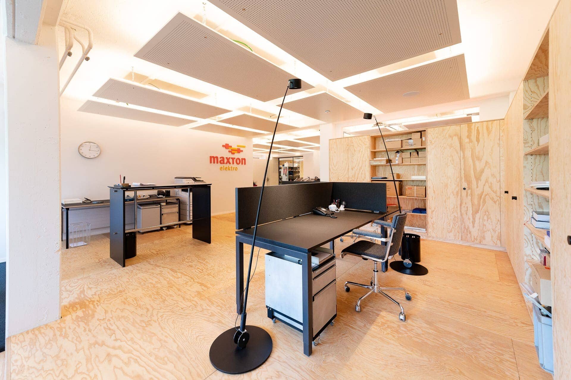 Büros für Maxton AG by Vinval Gestaltung