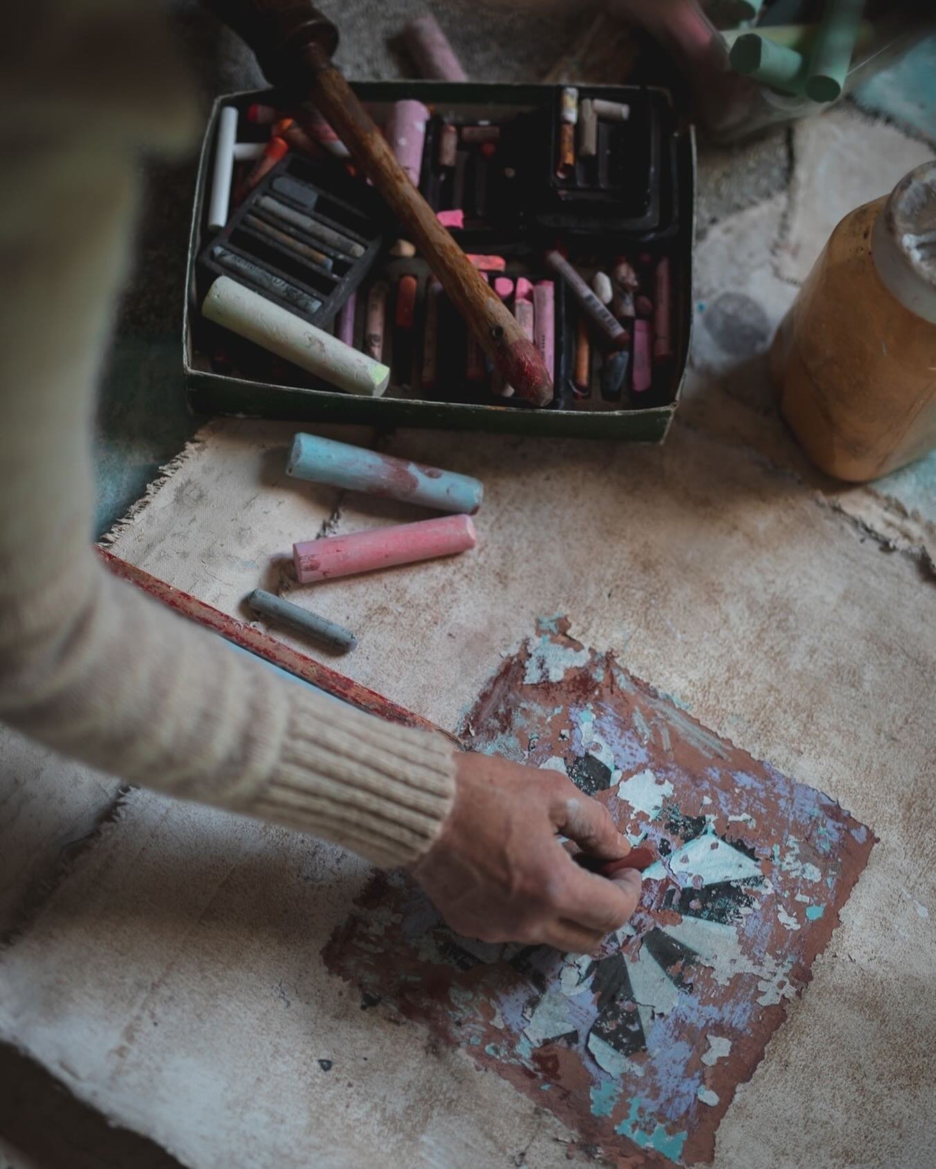 Inside Issue 9
⠀⠀⠀⠀⠀⠀⠀⠀⠀
&laquo; I feel like I&rsquo;ve been painting all my life. I have always loved to work with my hands. As a child I was always to be found in my father&rsquo;s atelier, playing with his hammer, nails and screwdrivers. I remembe