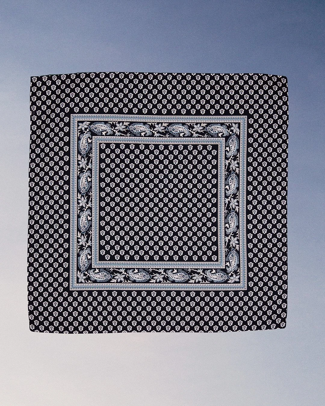 foulard bonis.jpg