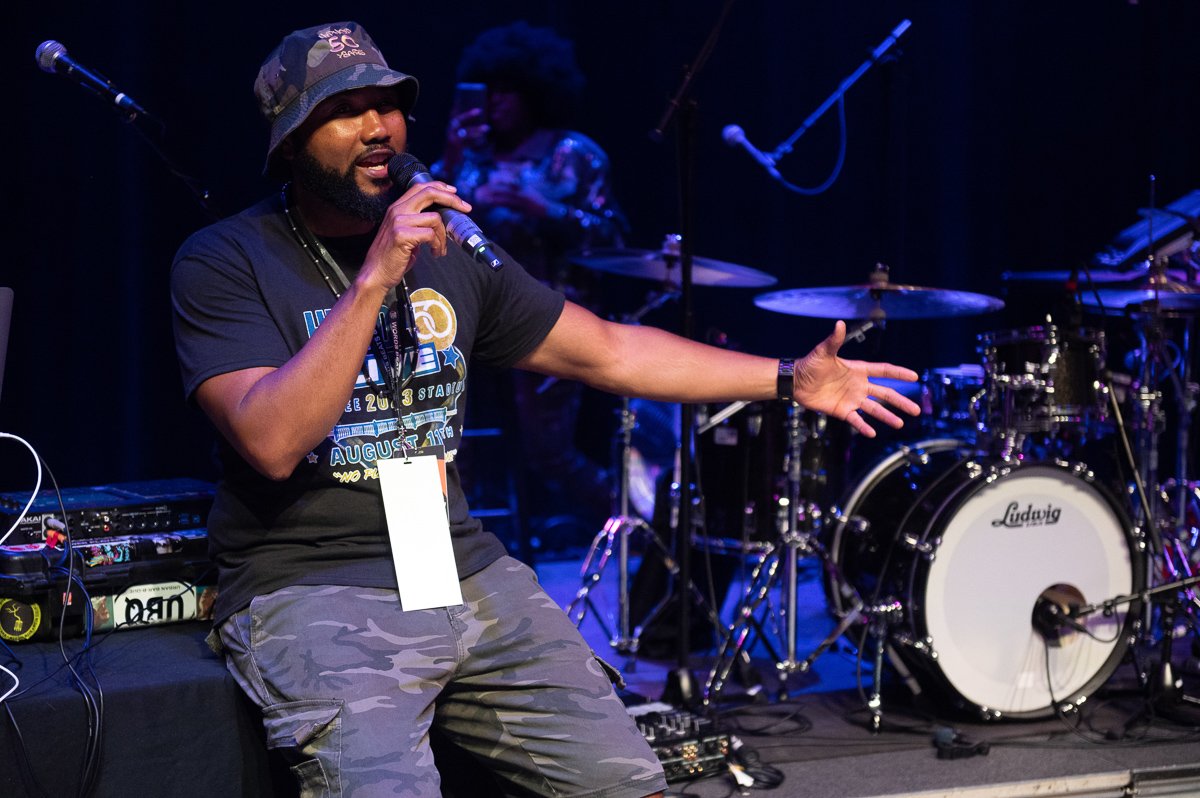   Hip-hop artists perform during the DMV Hip-hop 50 Concert at the Lincoln Theatre in Washington, DC (photos/    Sneakshot   )  