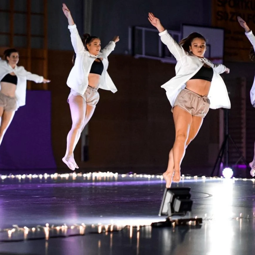 Stundenaufbau und Technikschulung im Jazz-/Moderndance