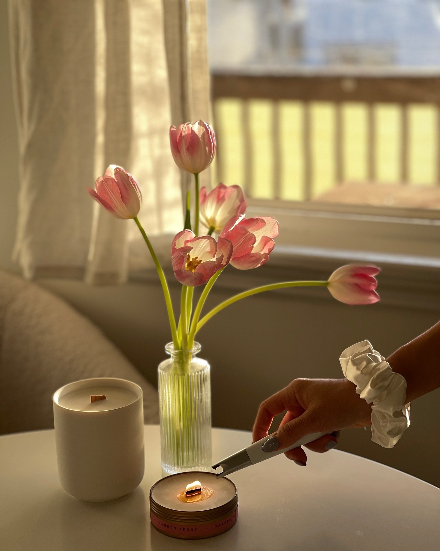 A fragrant pause to savor life&rsquo;s simple joys 🌷🤍

Garden Peony: Peony + mandarin + stems + musk 🌸🍊🌿

#gardenpeony #ceramiccandle #summerscent #vegancandles #paraffinfree #pthalatefree #parabenfree #naturalwick #handpoured