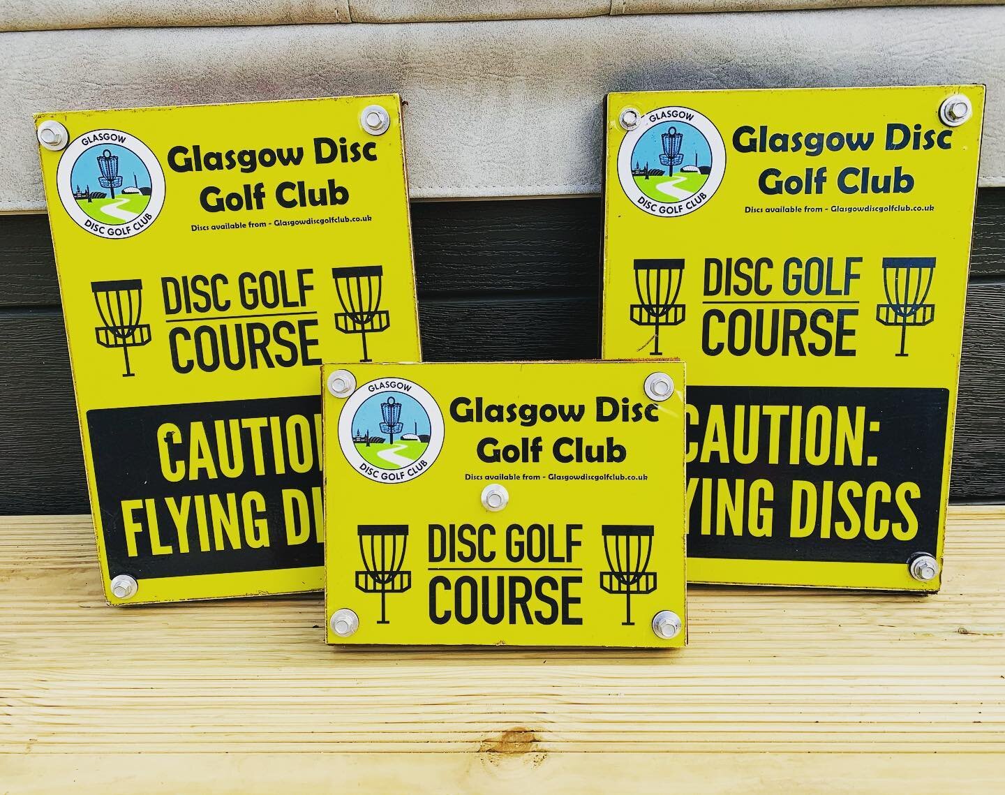 More players = More signage. 

Always remember, we give way to other Park users in Glasgow 

#Ruchill #Park #discgolf #GDGC #Signage #GIAB