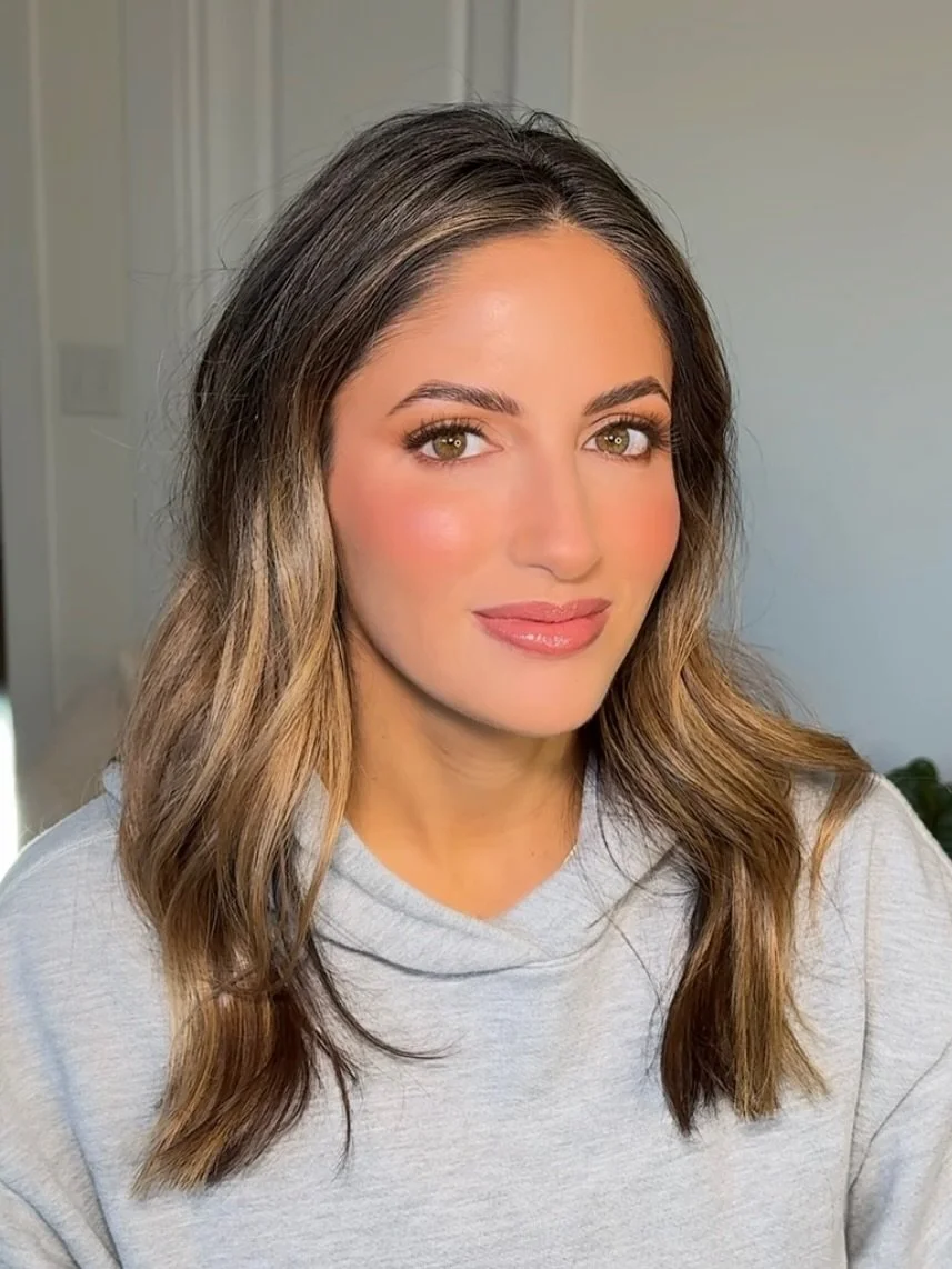 a soft glam makeup moment for my gorg client @injectedbylori! swipe to see some of the key products used to create this look 🩷

#makeupbycaitlynmichelle #charlottemakeupartist #cltmakeupartist #softglammakeuplook soft glam makeup, brunette makeup, c