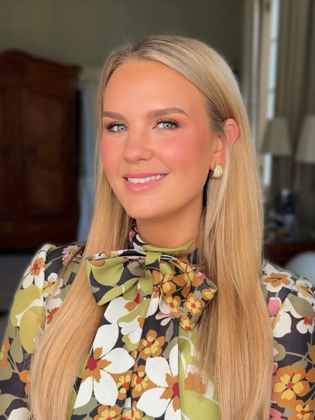 spring time makeup for my girl @caexplainsitall 🌸 key products used:

@patricktabeauty major dimension III palette + shimmer shadows in &ldquo;do you know who i am&rdquo;

@makeupforever eyeliner in &ldquo;dimensional dark brown&rdquo;

@ardellbeaut