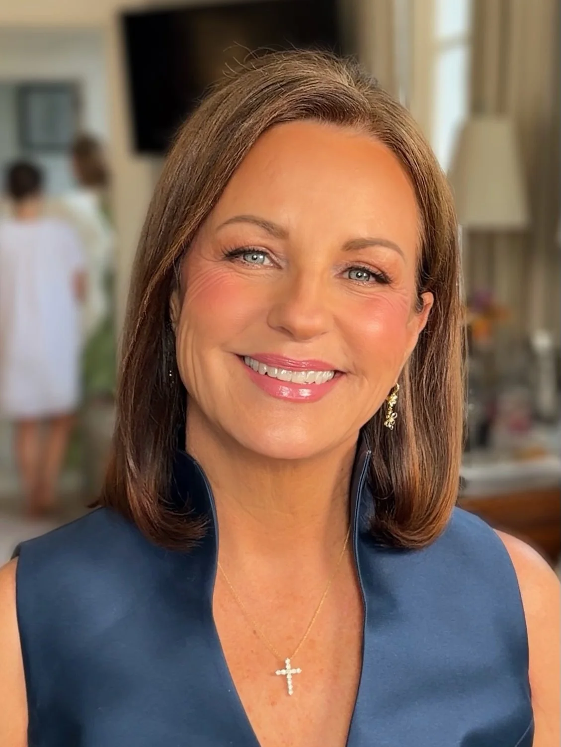 absolutely glowing from the inside out 🩵🦋comment MAKEUP and i&rsquo;ll send you everything i used to create this soft glam makeup look on my client, jeanne

#makeupbycaitlynmichelle #charlottemakeupartist #motherofthebride #mommakeup mother of the 