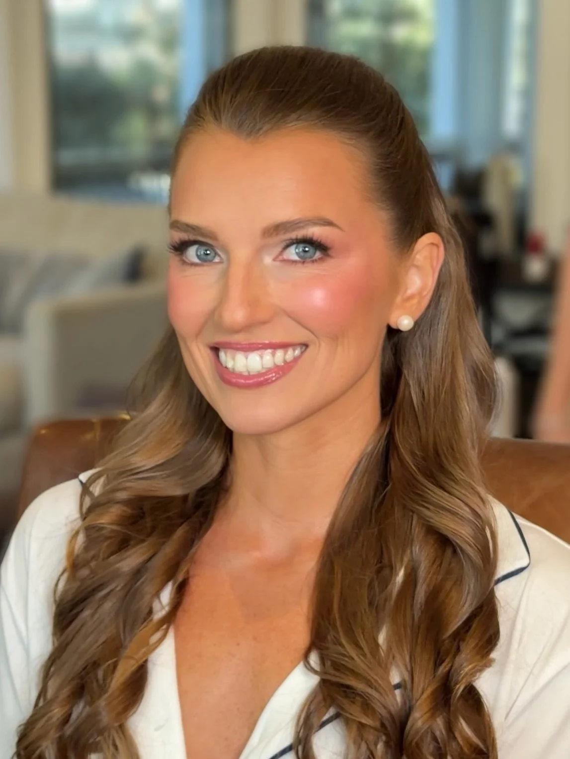 absolutely smitten over this glowy, pinky, angelic bridal makeup look for my girl robin 🥲 comment BRIDAL if you want me to send you the breakdown of products used

makeup by me + hair by @laurennortonbeauty 

#makeupbycaitlynmichelle #bridalmakeup #