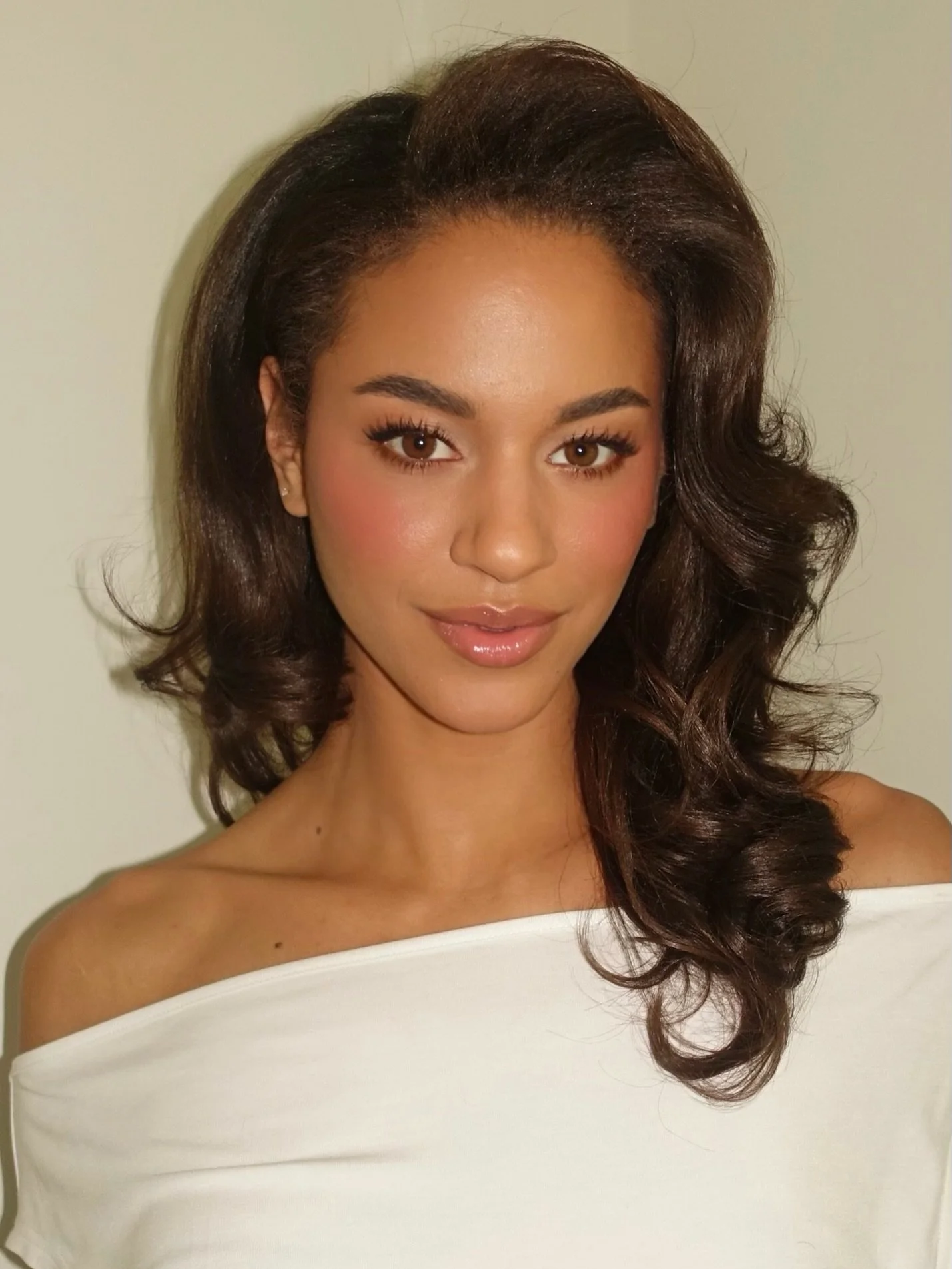 my new favorite makeup look unlocked🔓comment PRODUCTS and i&rsquo;ll send you the roundup of everything i used on my client carly

#makeupbycaitlynmichelle #charlottemakeupartist #softglammakeup