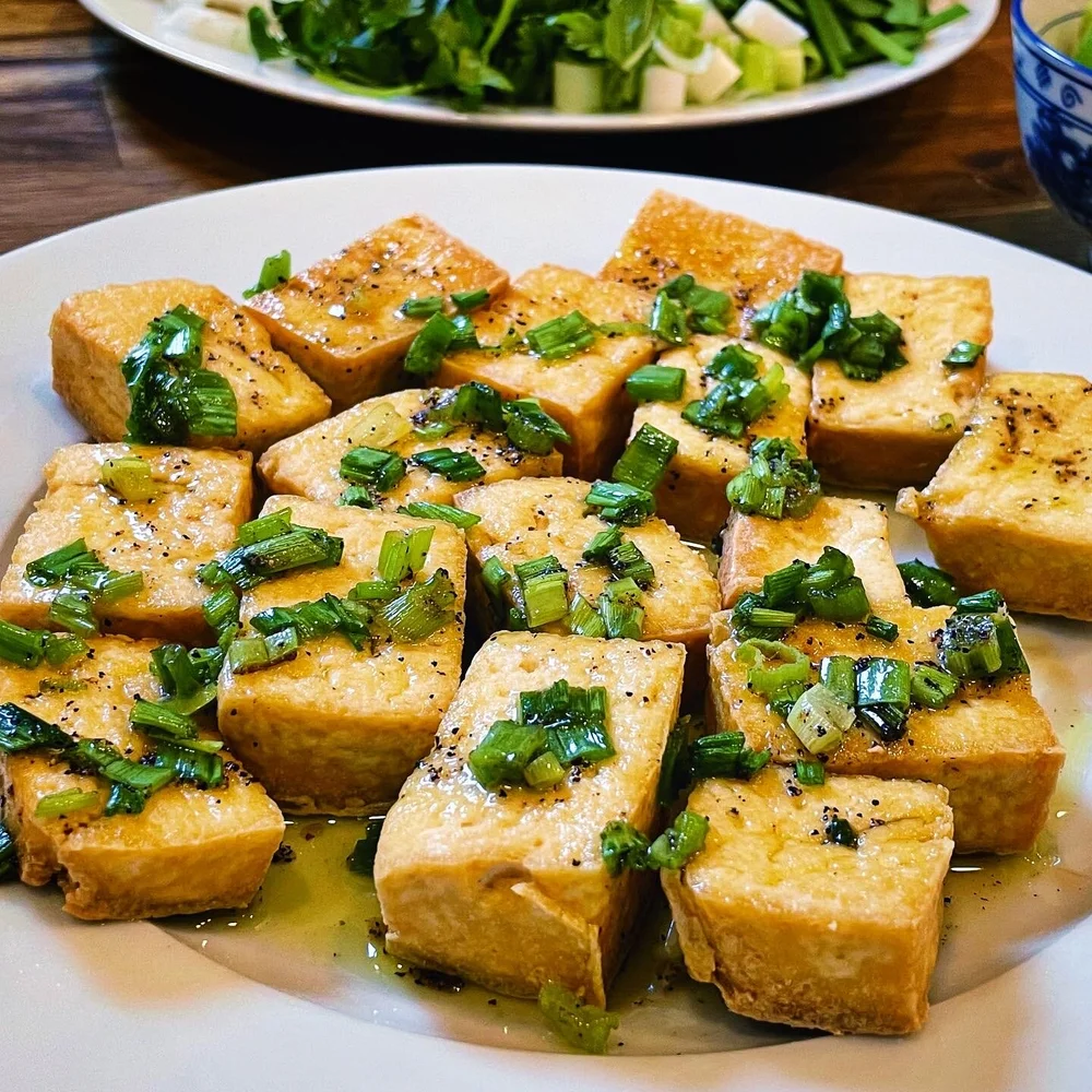 Vietnamese fried tofu with scallion oil “Dau ran tam hanh” recipe