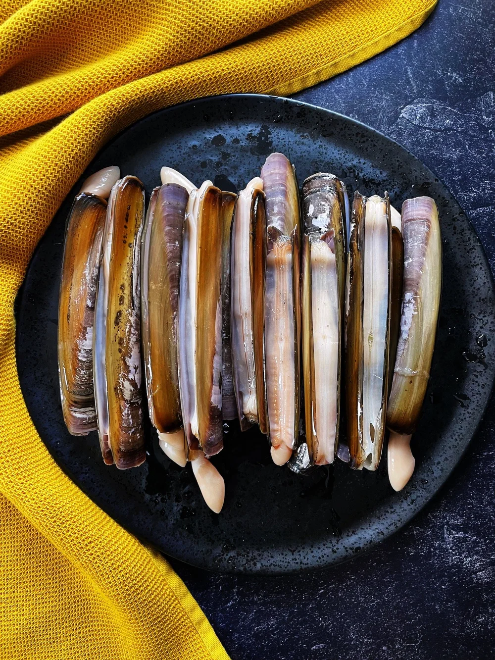 Steamed Razor Clams With a Vietnamesestyle Scallion Butter Sauce