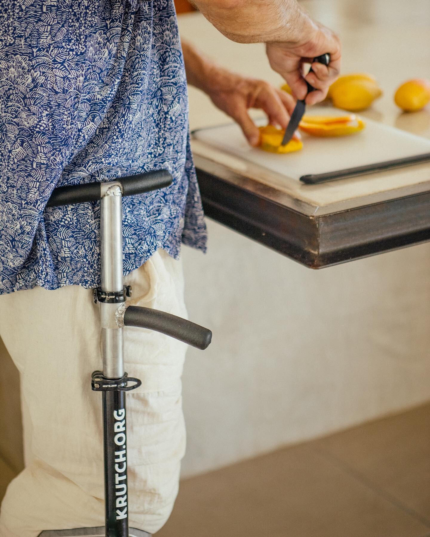 The new Krutch v2 is redesigned to provide unparalleled mobility and increased stability, giving anyone with a foot injury, regardless of the leg, the ultimate tool to move around.

The new v2 Krutch&rsquo;s core design lets the handle naturally hug 