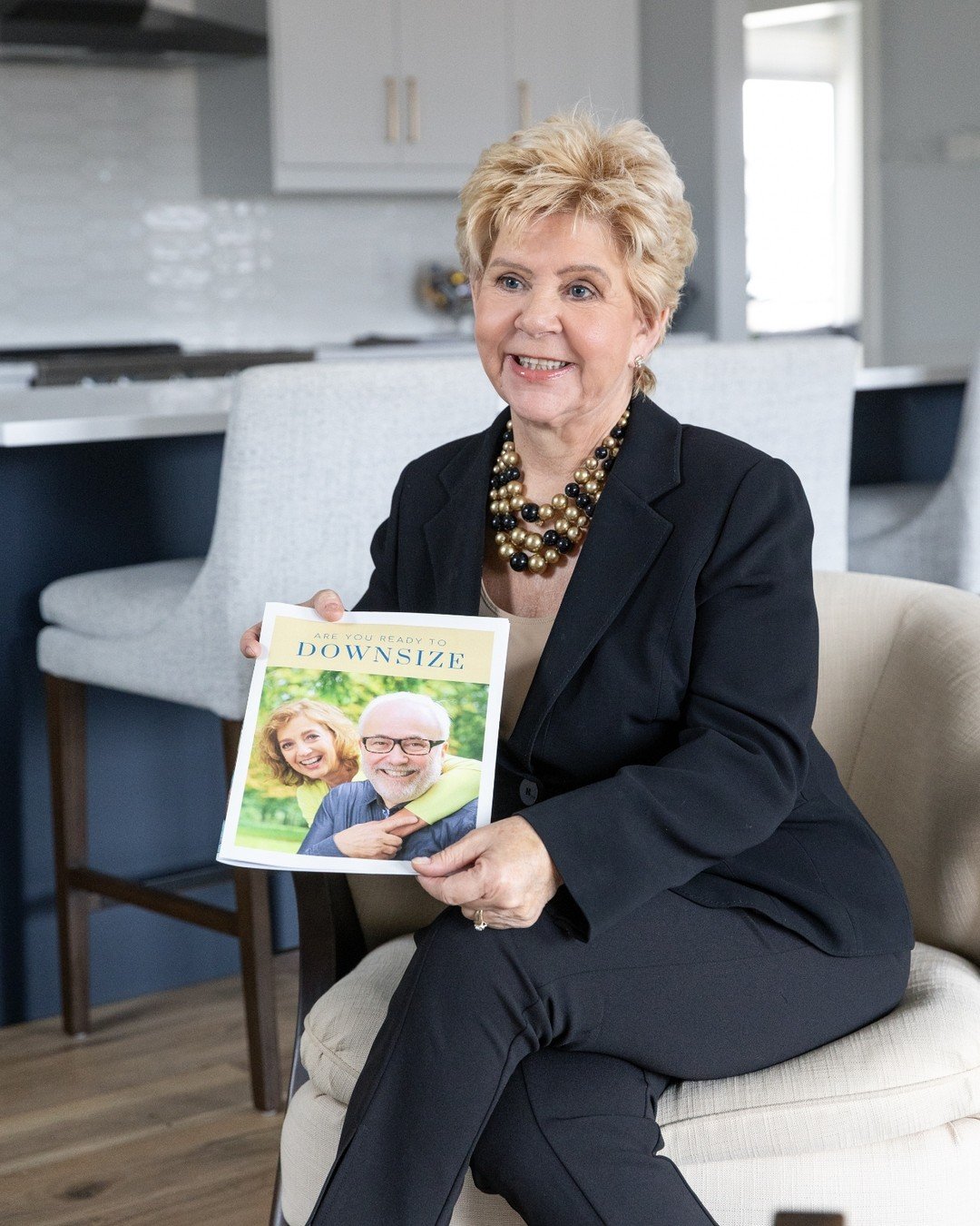 Your clients don&rsquo;t want more information.
They want to see who they&rsquo;re trusting.

Branded images communicate:
identity
expertise
relatability
authority
all in a single glance.

Stock photos can&rsquo;t do that.

Your brand photos tell the