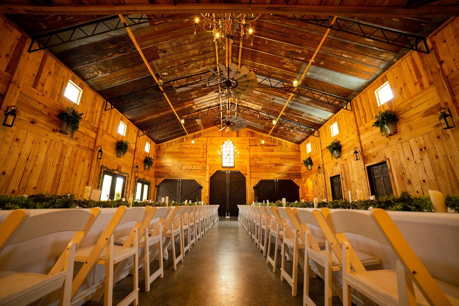 Picture-perfect barn wedding venue in the heart of North Carolina, conveniently located between Asheville, Charlotte, and Raleigh