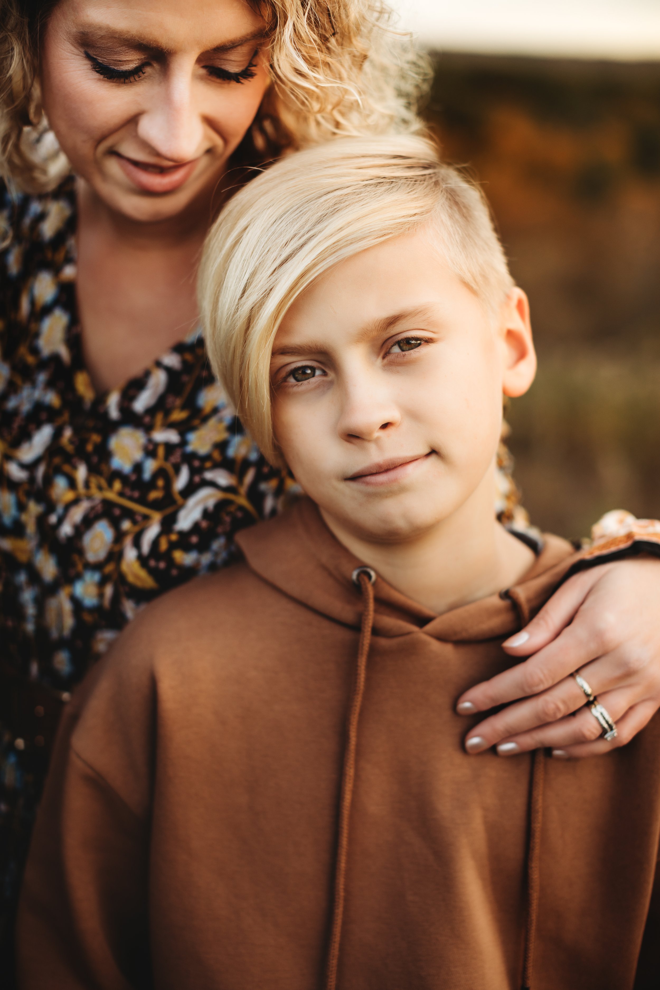  Portrait of a boy with brown eyes and blonde hair by Teala Ward Photography in Illinois. Teenage boy portrait boy style ideas #tealawardphotography #tealawardfamilies #springvalleyillinois #springvalleyphotographers #Illinoisfamilyphotographer 