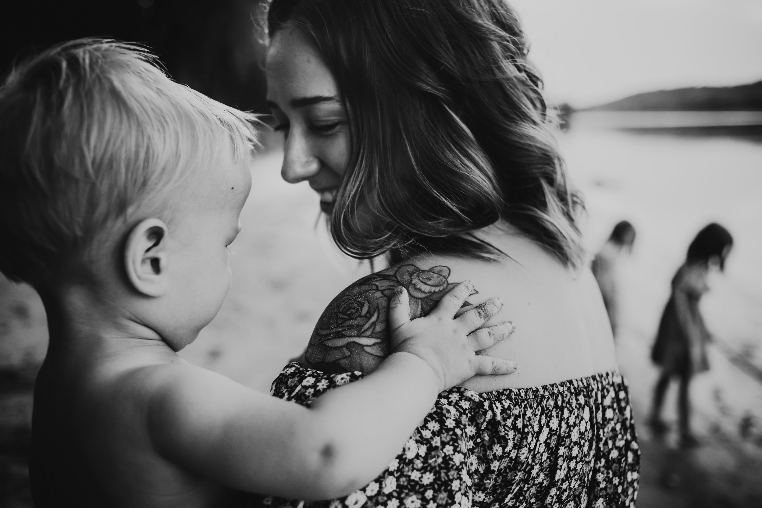  Teala Ward Photography captured a black and white portrait of a mother and her baby boy. baby boy and momma Illinois families #TealaWardPhotography #TealaWardFamilies #IllinoisRiverPhotography #IllinoisFamilyPhotography #familylifestylepics 