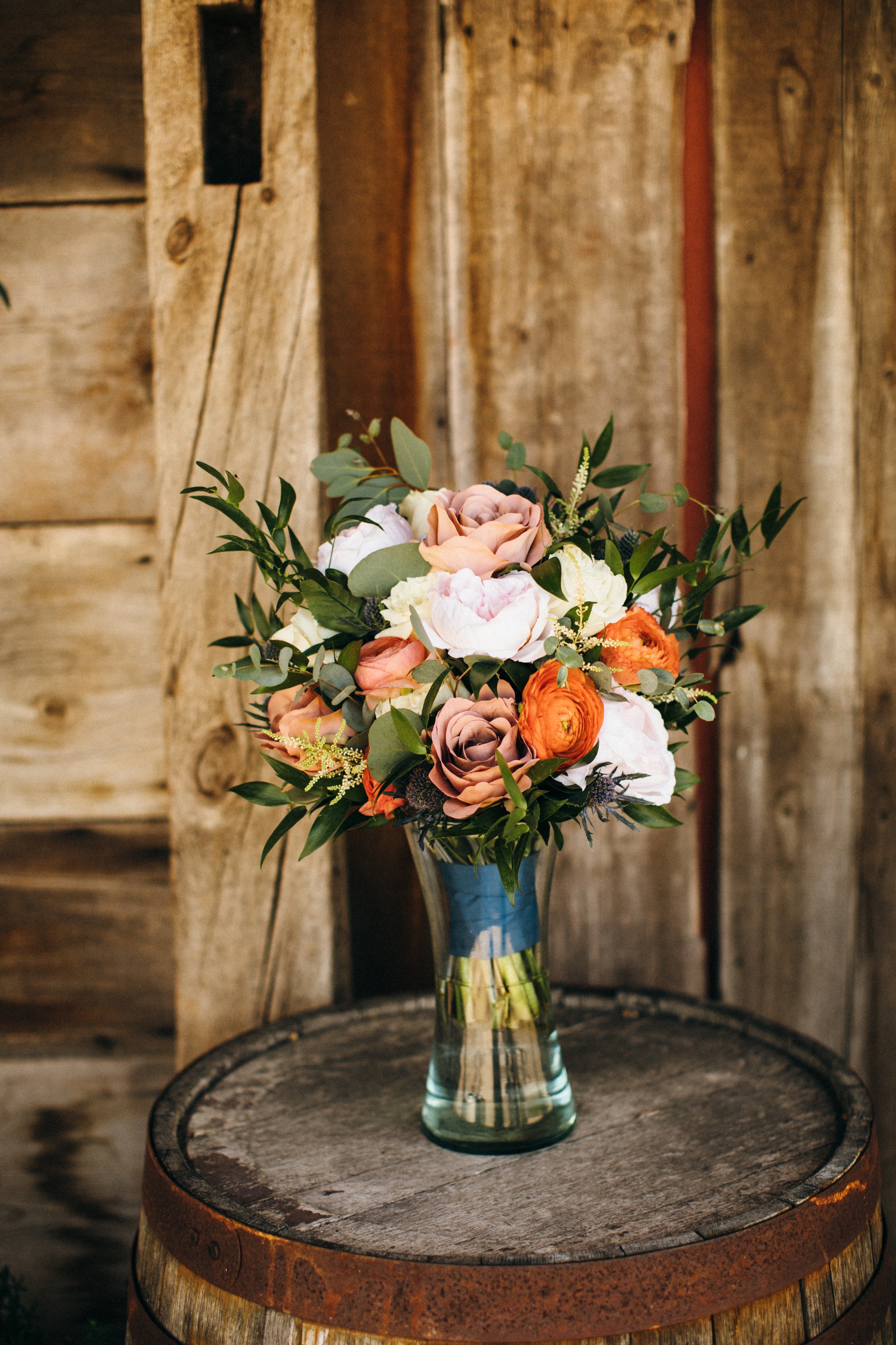  Summer bridal bouquet for a southern-themed wedding by Teala Ward Photography in Illinois. Illinois wedding photographers bouquet #TealaWardPhotography #IllinoisValleyPhotographer #summerwedding #TealaWardWeddings #Illinoisweddings  