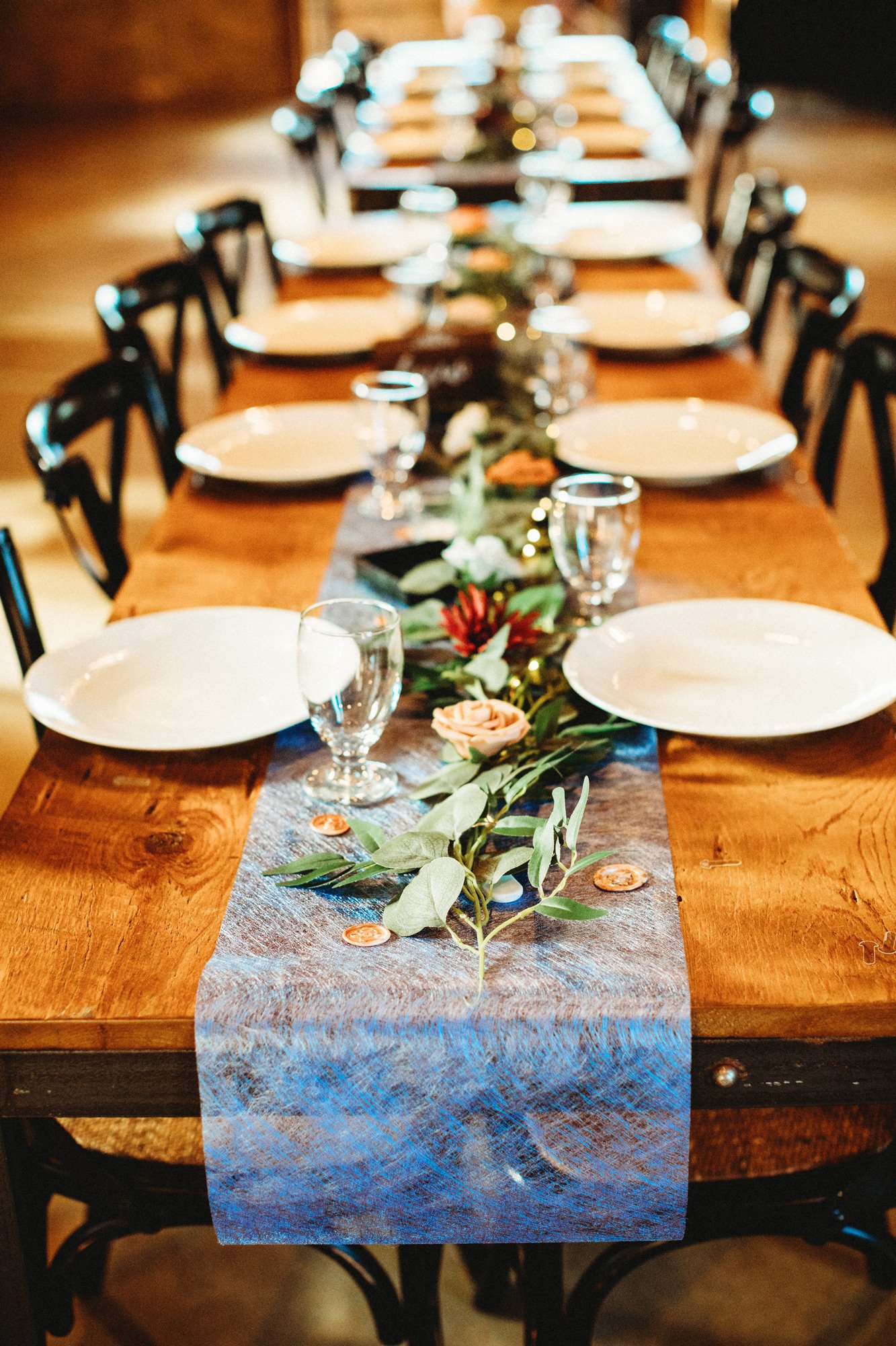  Fall wedding luncheon table decor with blue table runner by Teala Ward Photography. fall table wedding #TealaWardPhotography #TealaWardWeddings #WeddingLocationsIllinois #IllinoisWedding #weddingdetails #weddingphotography #married 