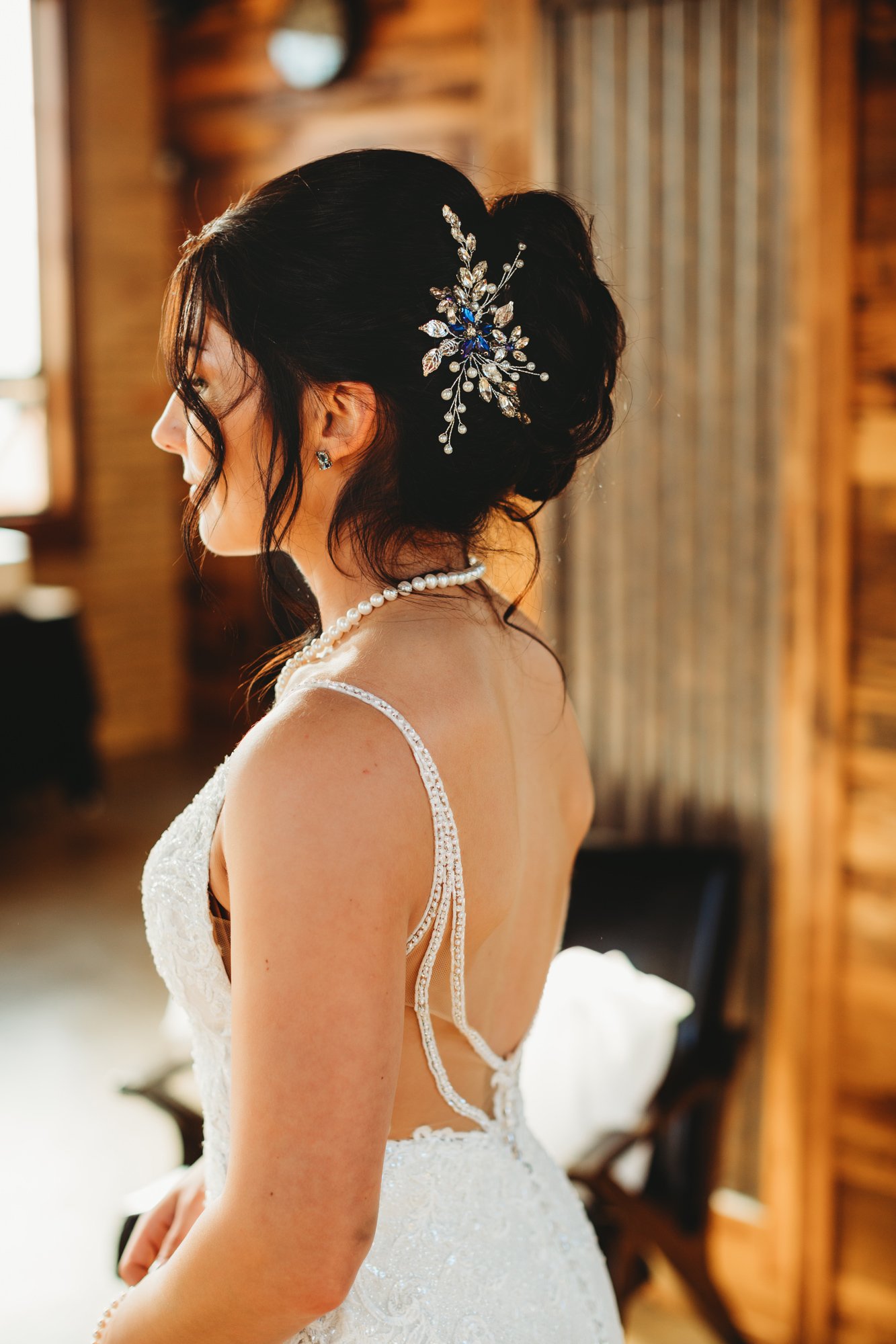  In Illinois, a bride is captured on her wedding day looking radiant by Teala Ward Photography. bridal portraits #TealaWardPhotography #TealaWardWeddings #WeddingLocationsIllinois #IllinoisWedding #weddingdetails #weddingphotography #married 