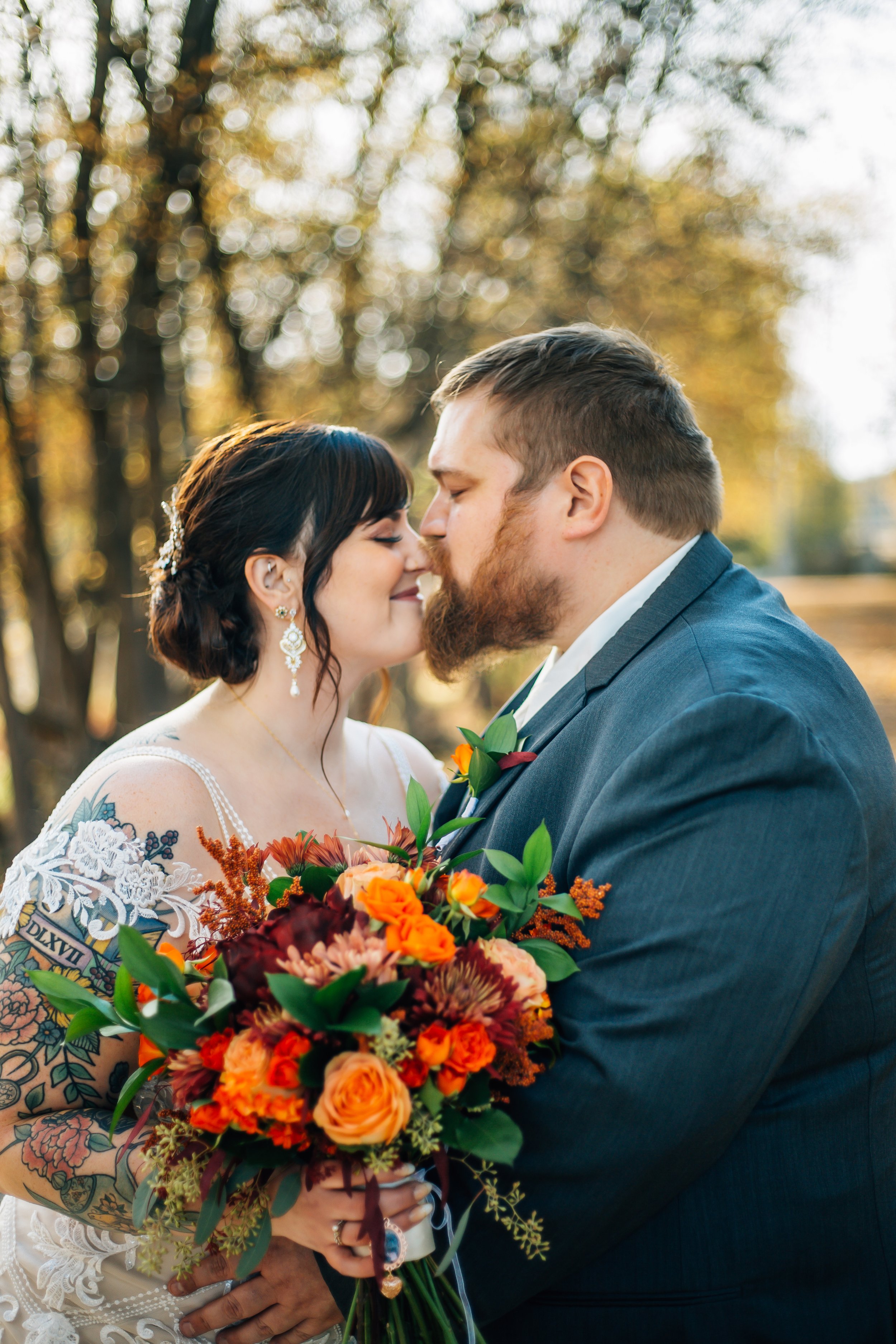  IL wedding photographer Teala Ward Photography gives a list of questions to ask the photographer. wedding Il valley #TealaWardPhotography #TealaWardWeddings #Illinoisweddingphotographer #weddingphotographer #weddings #ILweddings #weddingday 