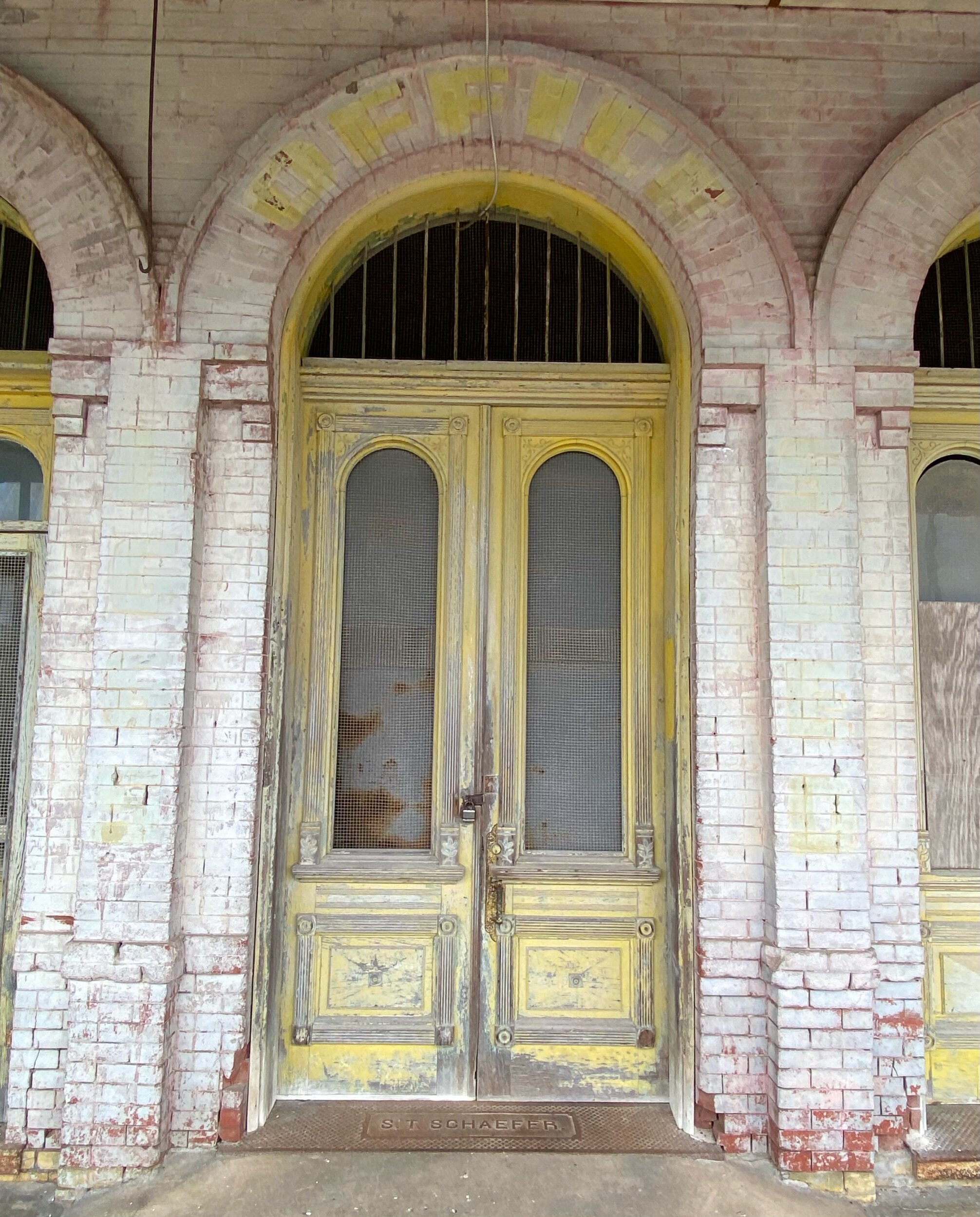 Vintage Doors in Schulenberg