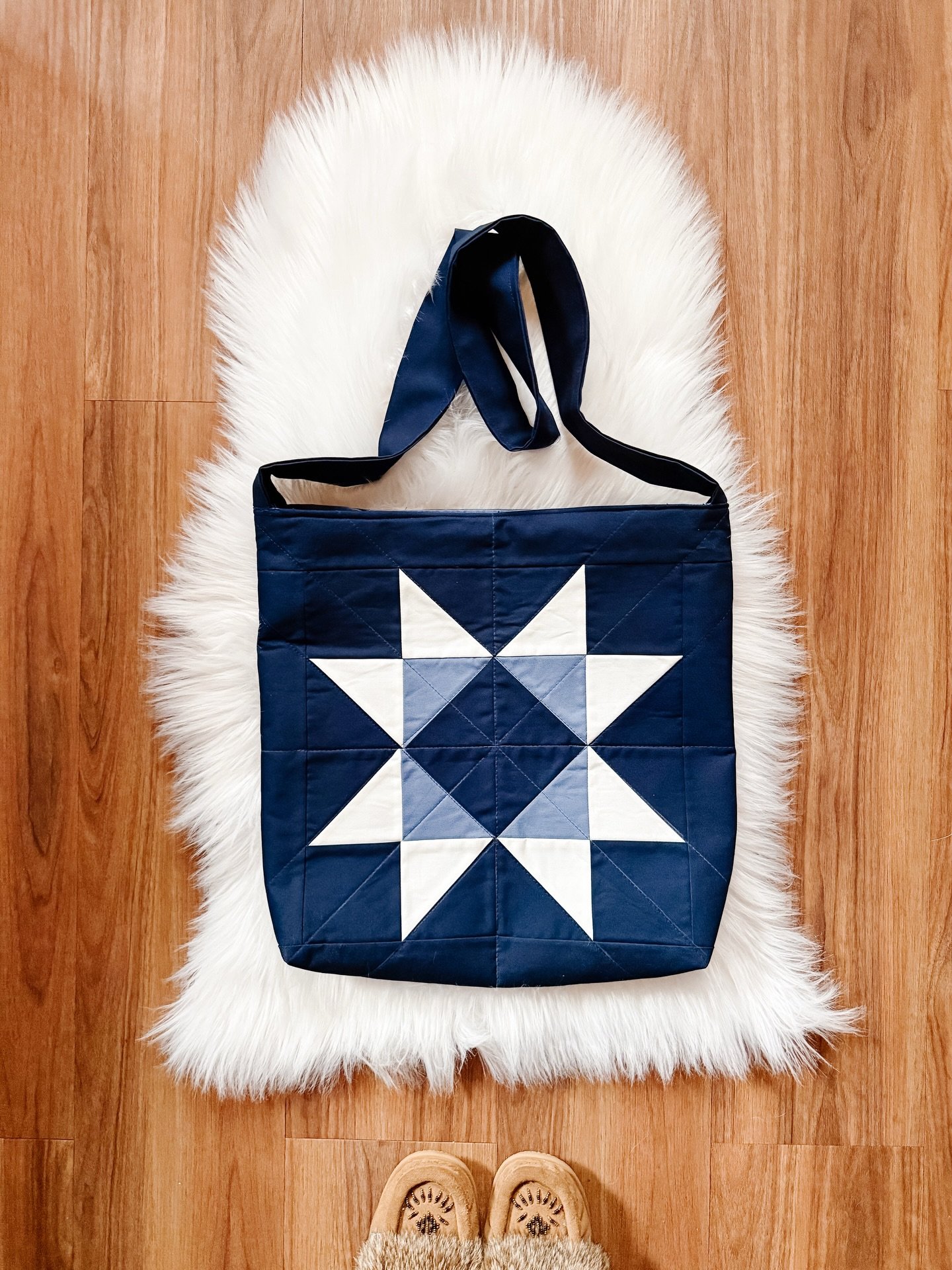 There&rsquo;s something about the sawtooth star block that never gets old. It&rsquo;s bold, graphic, and rooted in quilt history&mdash;but it also looks beautiful turned into something you can use every day.

The Sawtooth Star Tote was designed to br