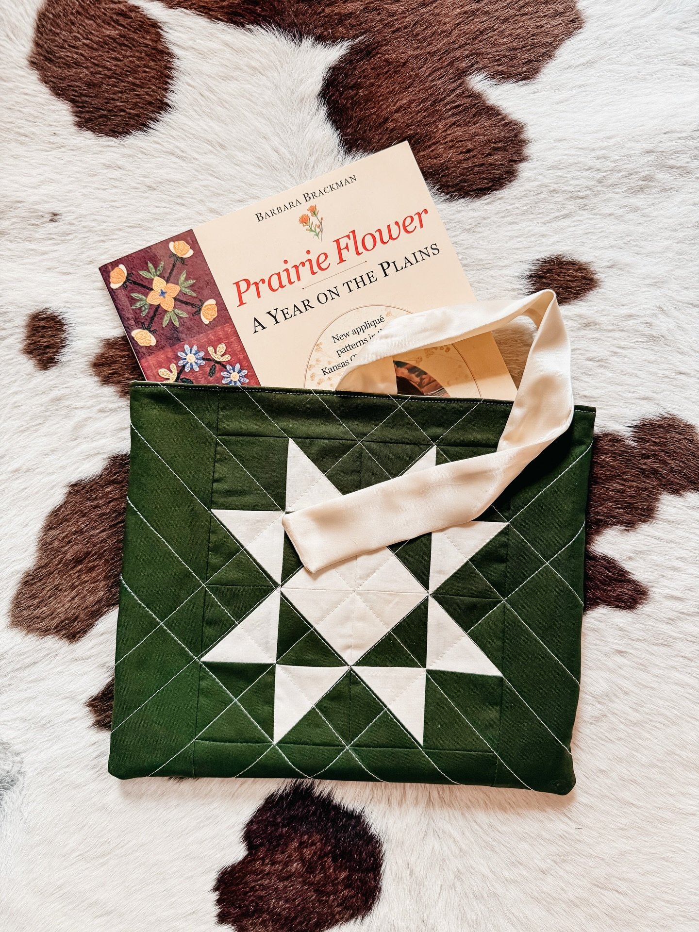 Something sweet is coming&hellip; ✨

Meet the Sawtooth Book Sleeve &mdash; a quilted pattern designed to wrap your favorite reads in something handmade and beautiful. Featuring a classic sawtooth star and the coziest patchwork charm, this one is ever