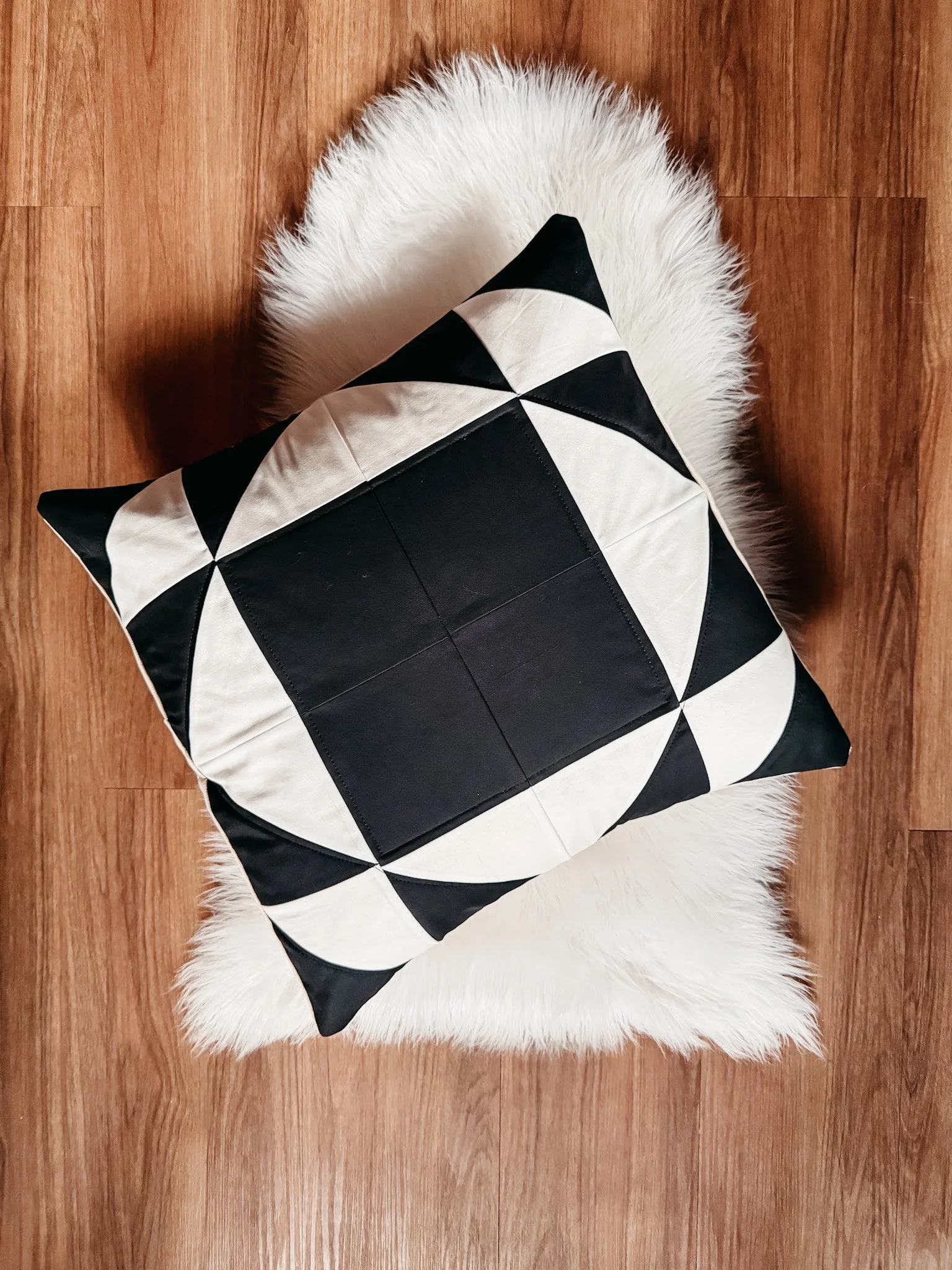 Stockyards & Barrel Races Pillow Cover Quilt Pattern