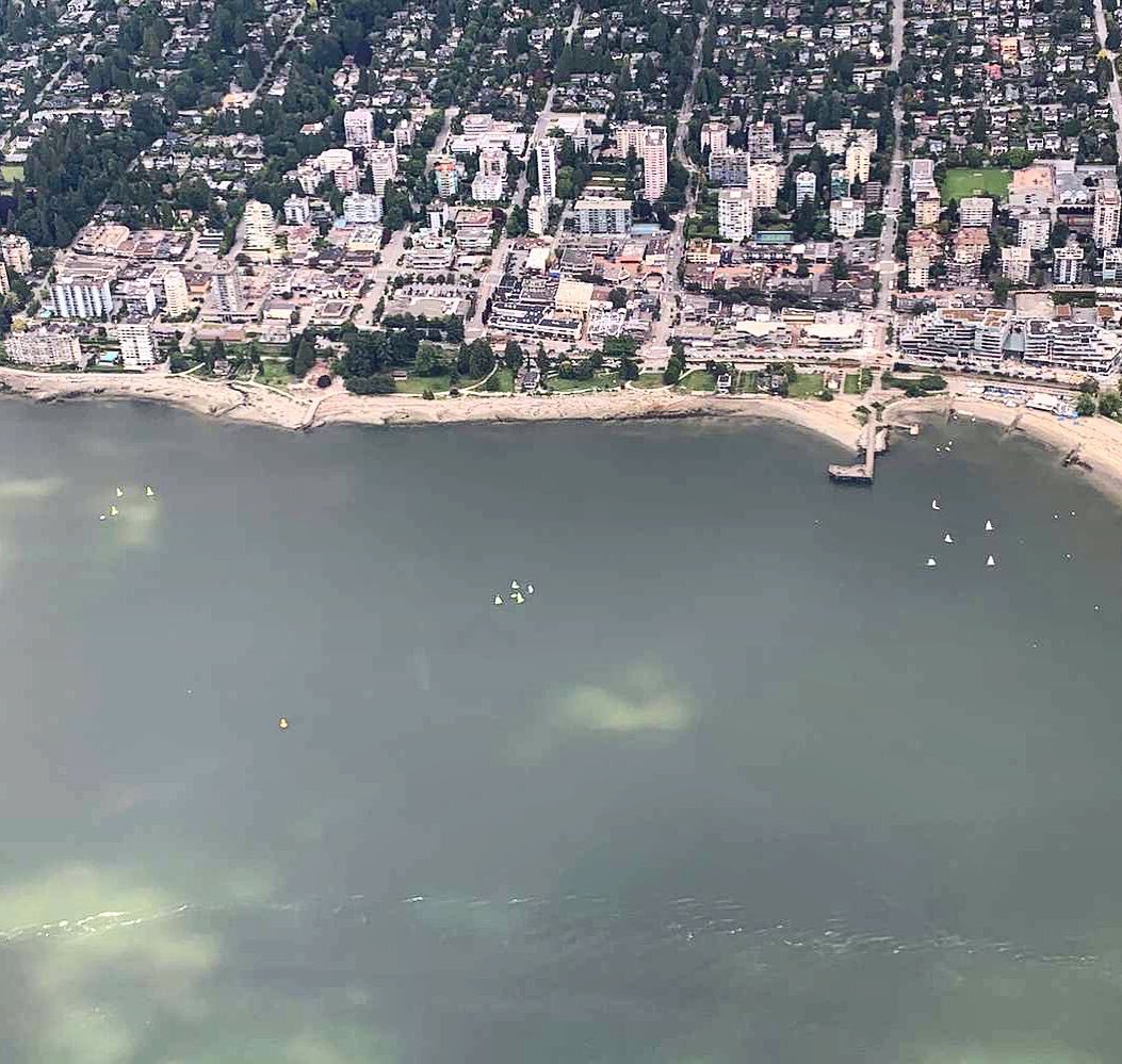 🦅 Birds eye view of our JTP Summer Camps in operation! 😀 CANSail 2, CANSail 3 and Race pictured! Super neat! &bull;
&bull;
&bull;
&bull;
Thanks for the picture! 📸 @_johnrichmond_ &bull;
&bull;
&bull;
&bull; #sailing #ambleside #westvancouver #holl