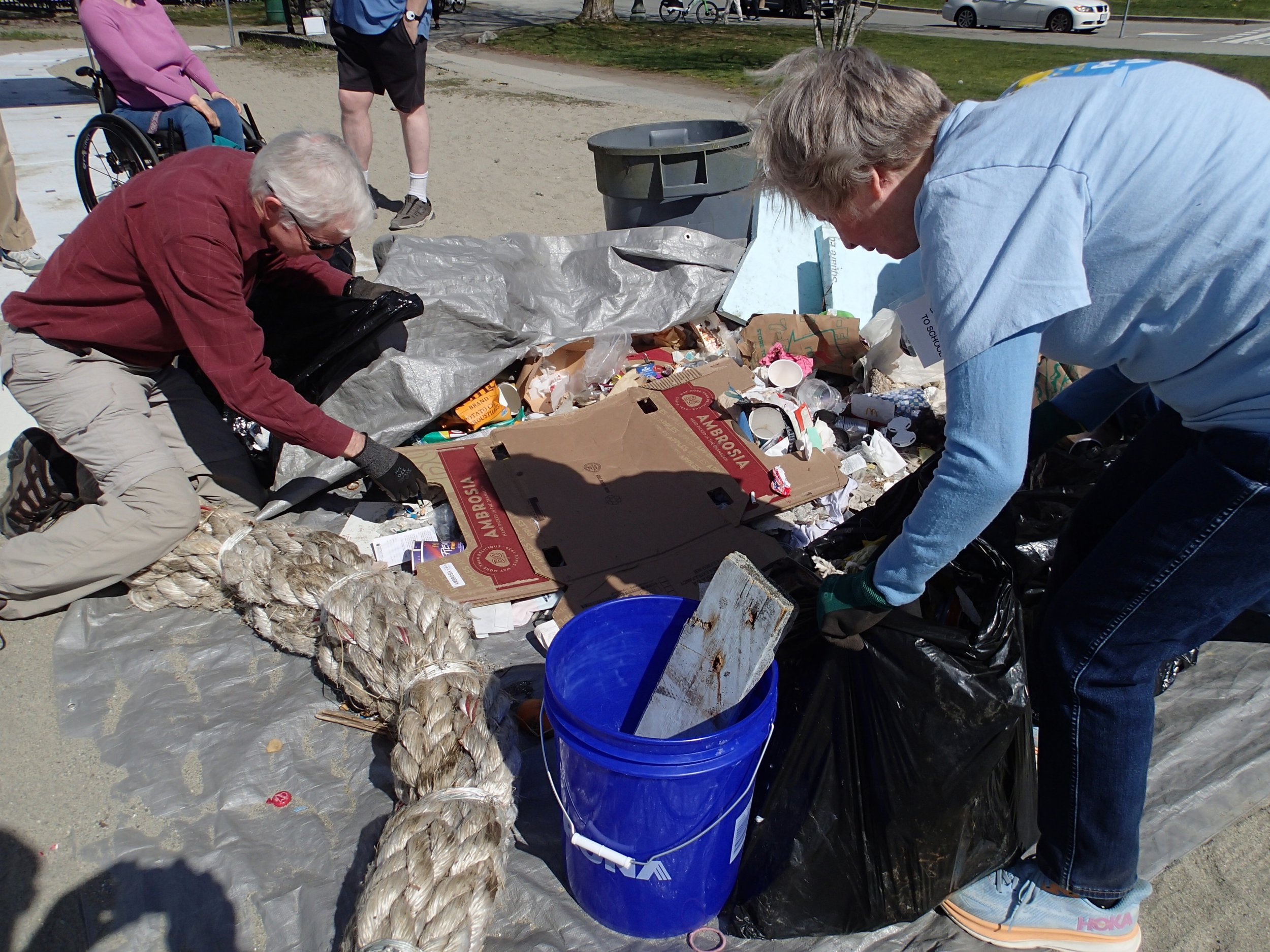 Ambleside Beach Cleanup (60).JPG