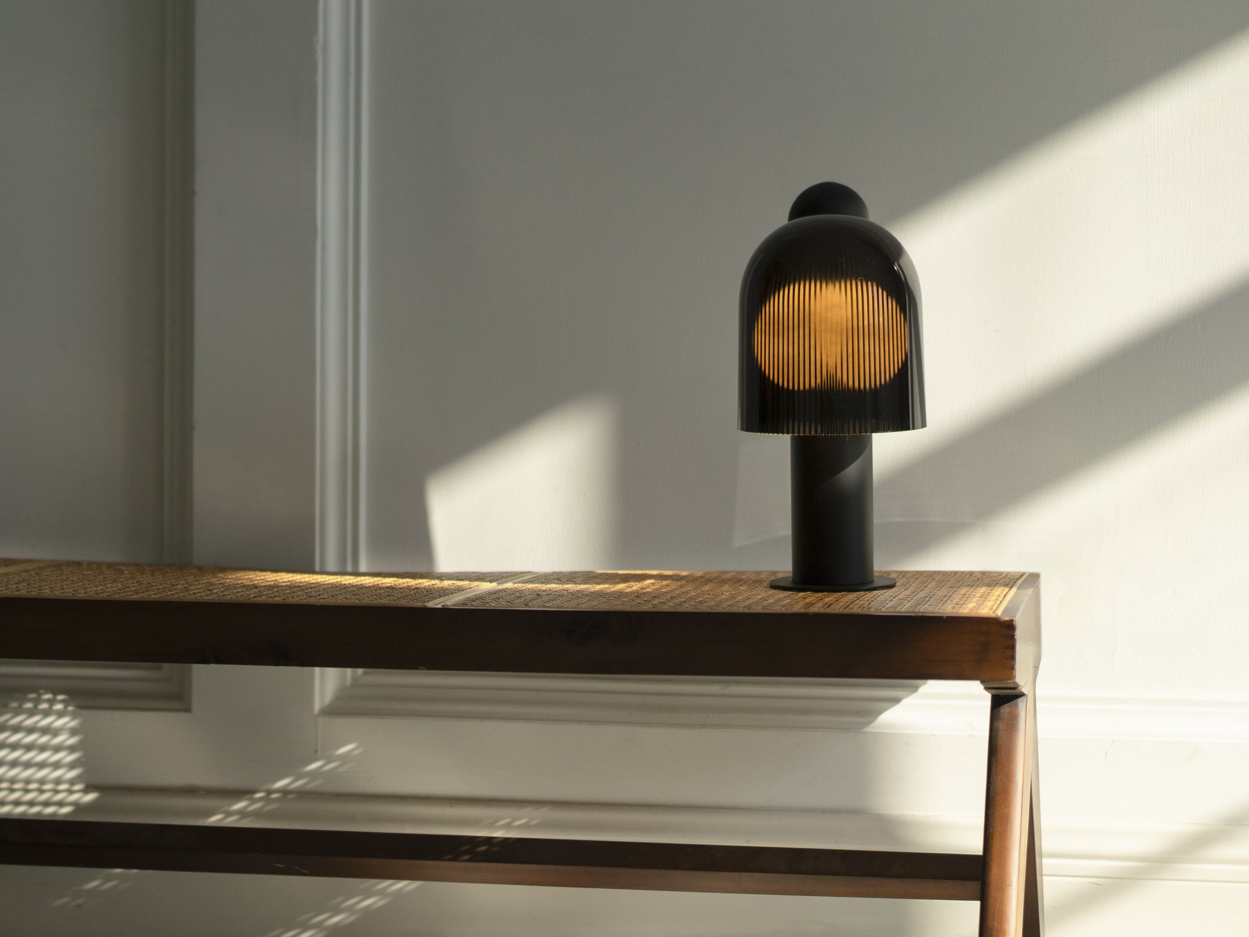 YIF Design_The Moon Lamp_BLK_03.jpg