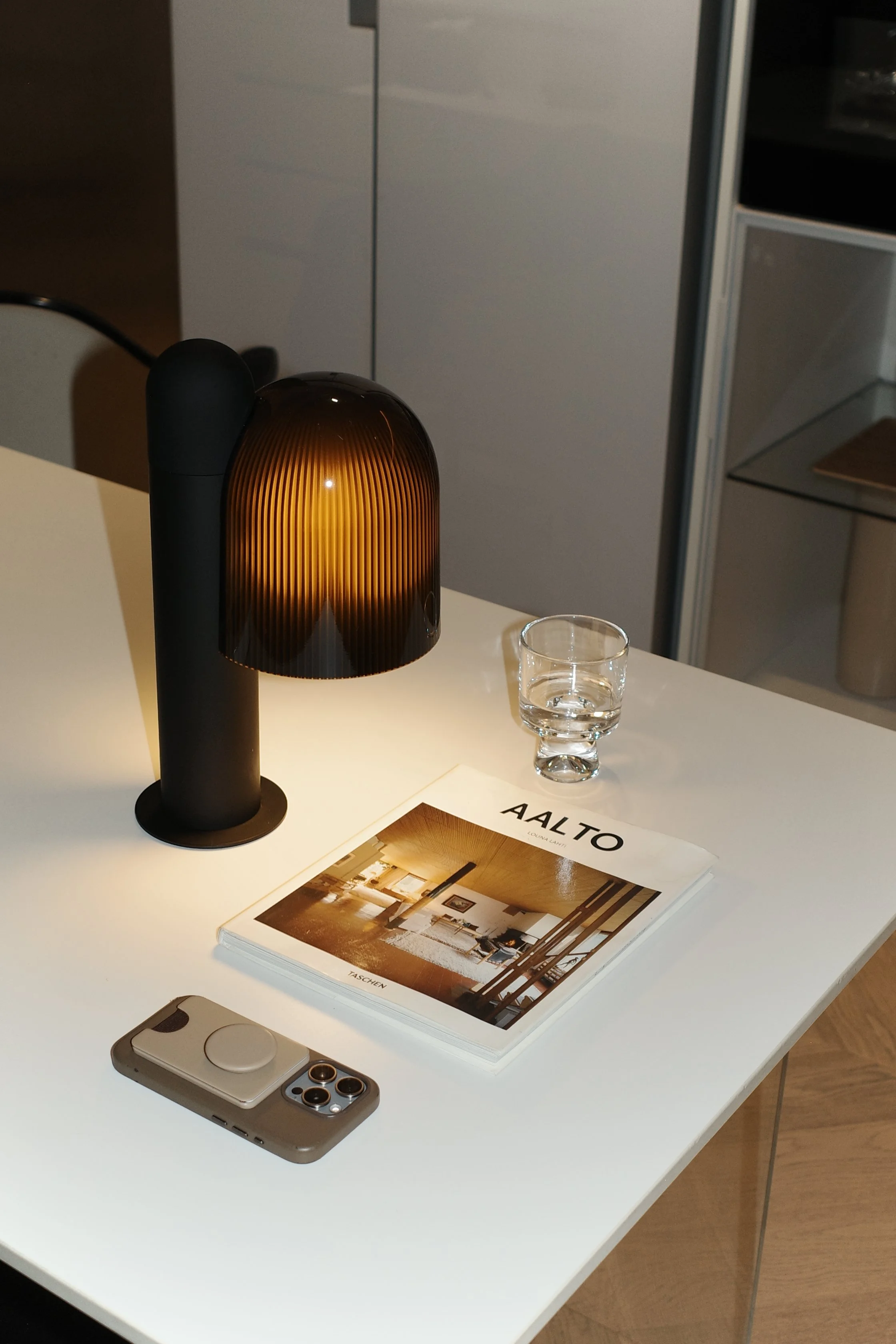 YIF Design_The Moon Lamp_BLK_08.jpg
