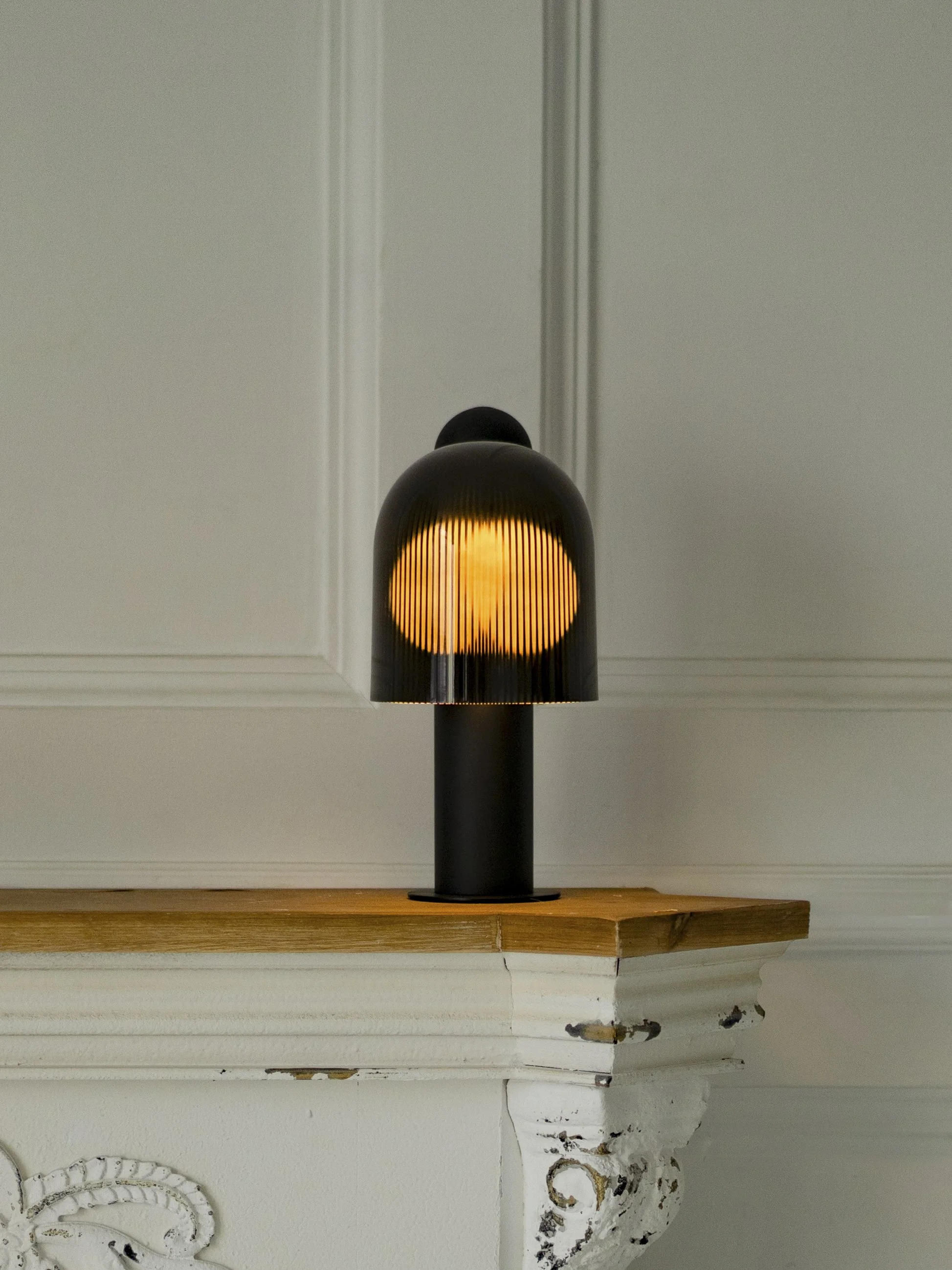 YIF Design_The Moon Lamp_BLK_01.jpg