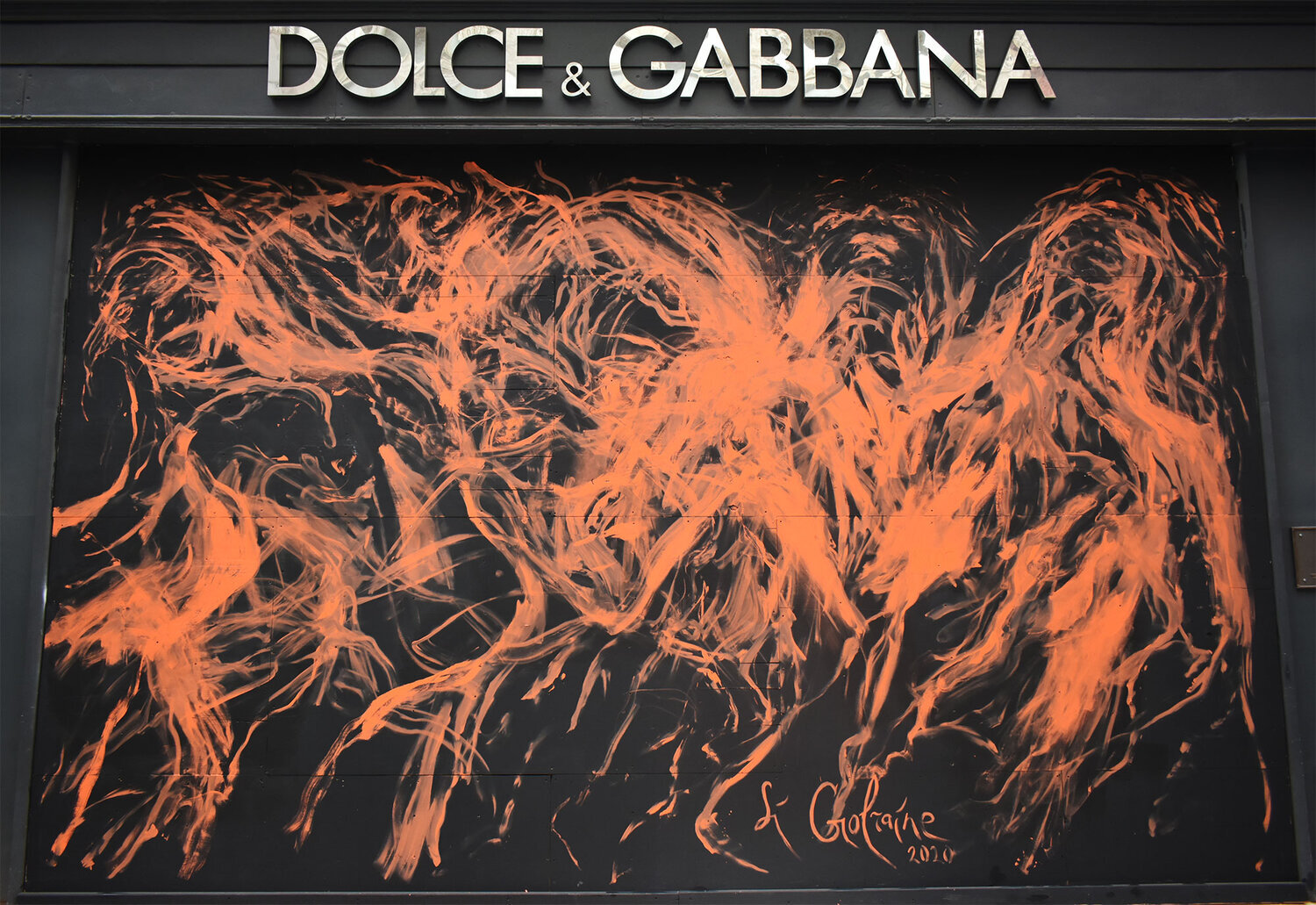 si-golraine-mural-dolce-and-gabanna-4-2.jpg