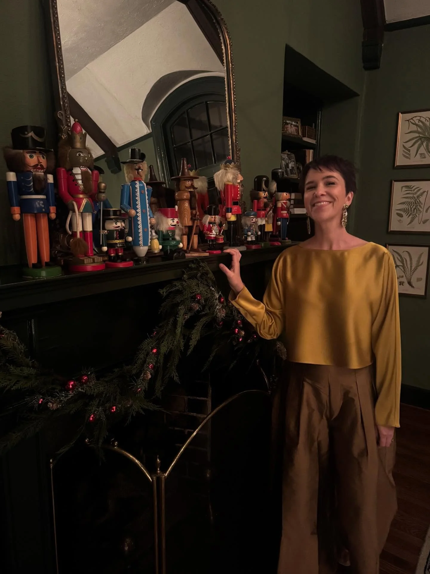 Our house is a Christmas house through and through. I look forward to decking it out each year with vintage finds, greenery, twinkling lights and then filling it with my favorite people. 

Special shout out to @meredithgarnerh, @denisesshealy + @lydi