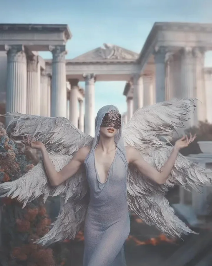 Sometimes you just need to spread your wings and trust your vision. This mindset shapes every shoot I do - encouraging my clients to be bold, authentic, and unapologetically themselves. The results? Pure magic. Let’s create something beautiful