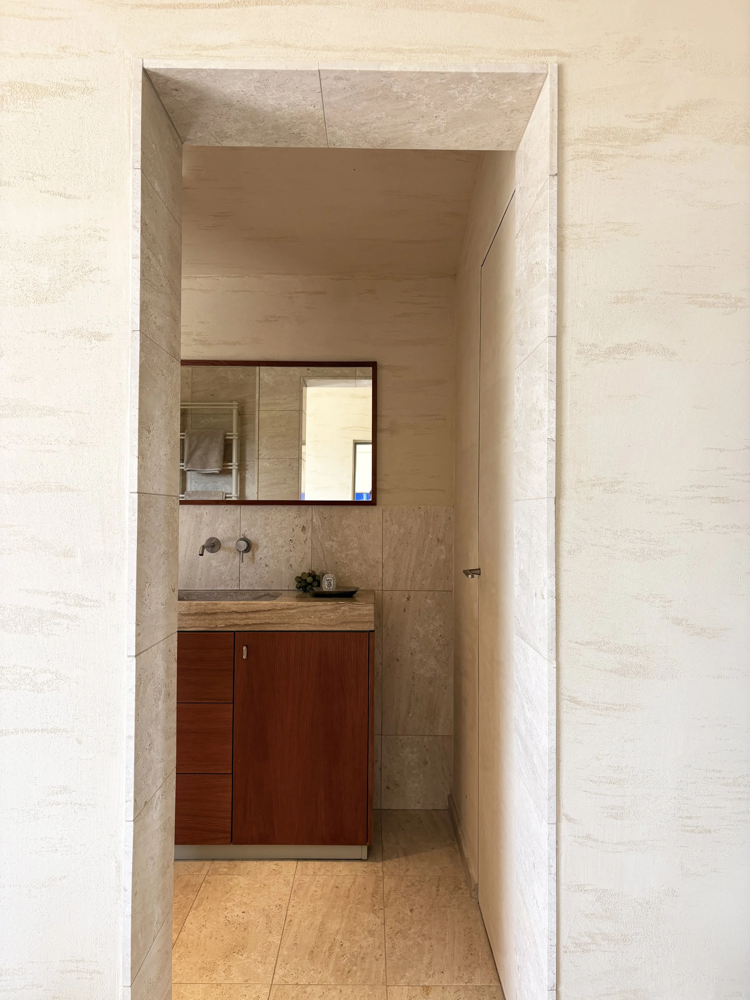 Salle d’eau attenante à la master chambre de Casavistu