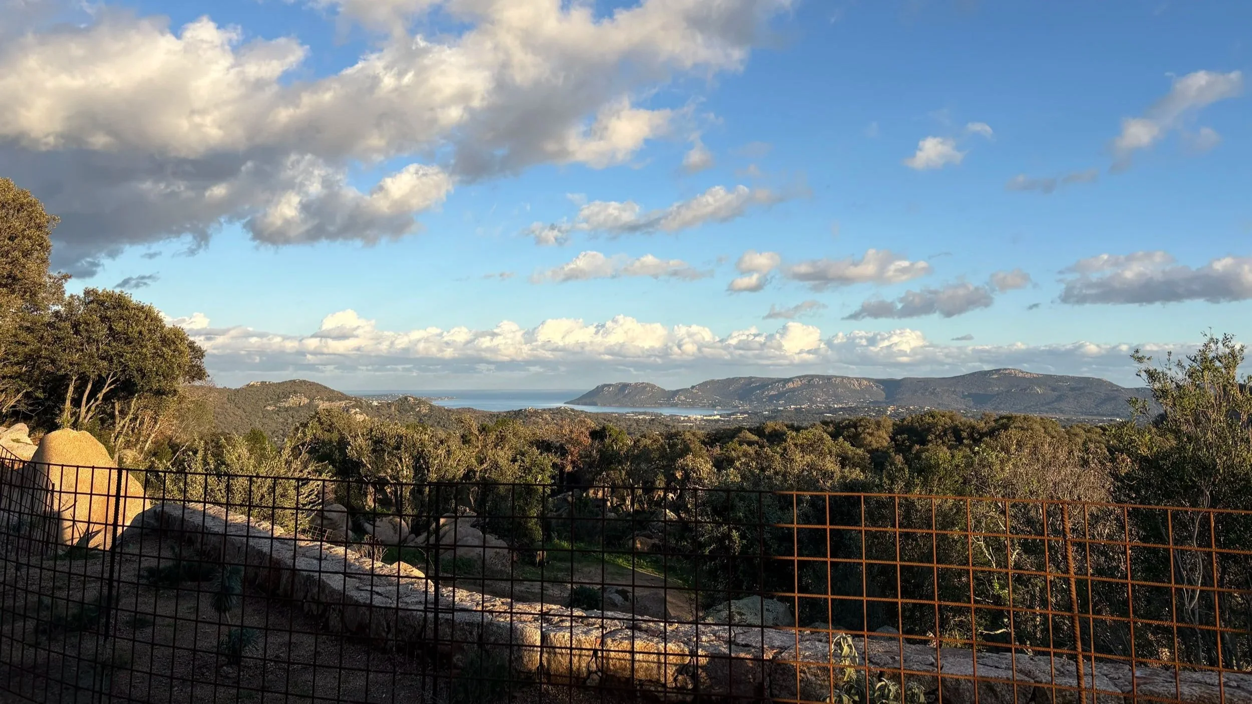 Vue panoramique sur le golfe de Porto-Vecchio depuis la maison