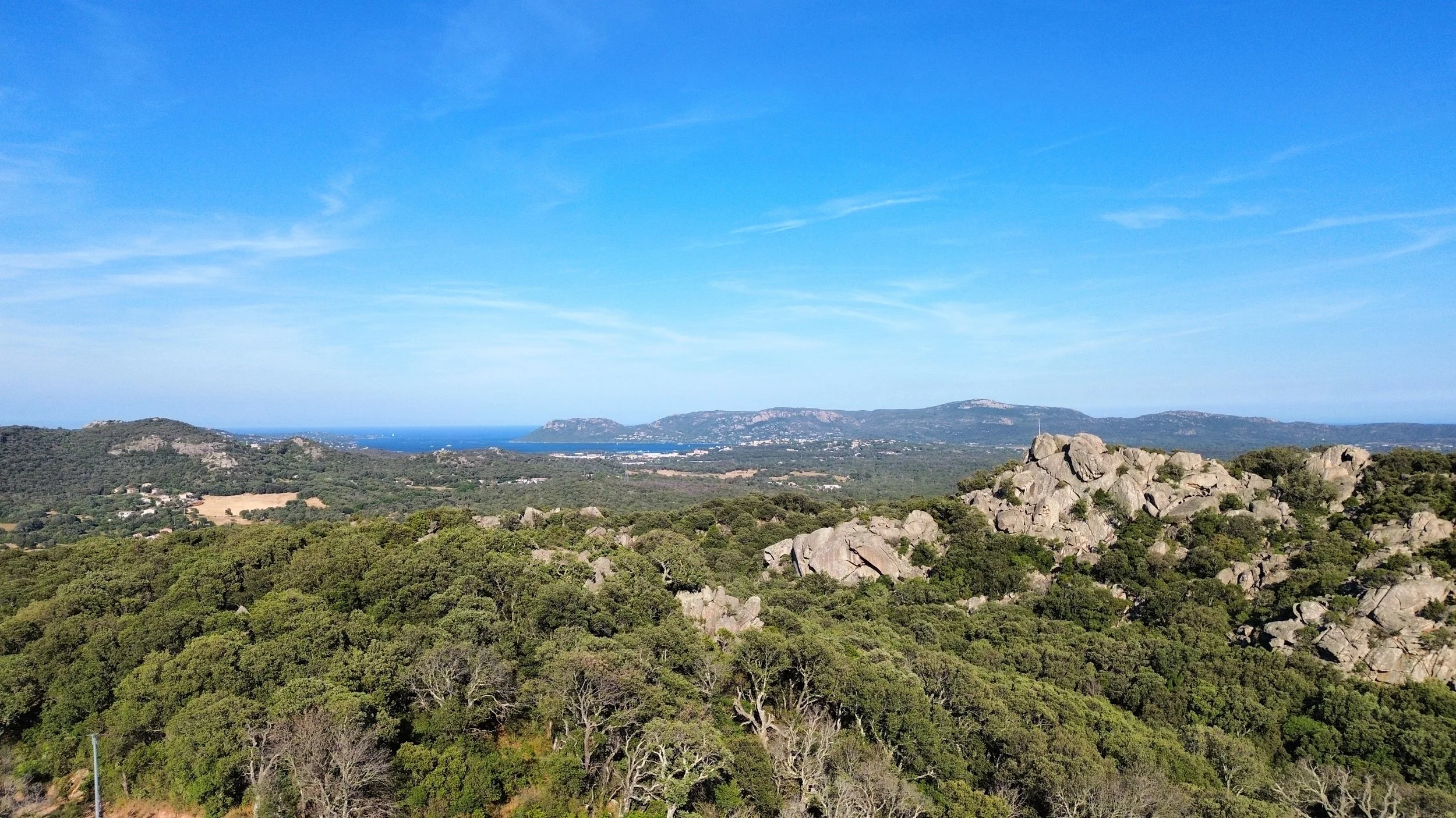 Vue panoramique sur le golfe de Porto-Vecchio et du maquis autour de Casavistu