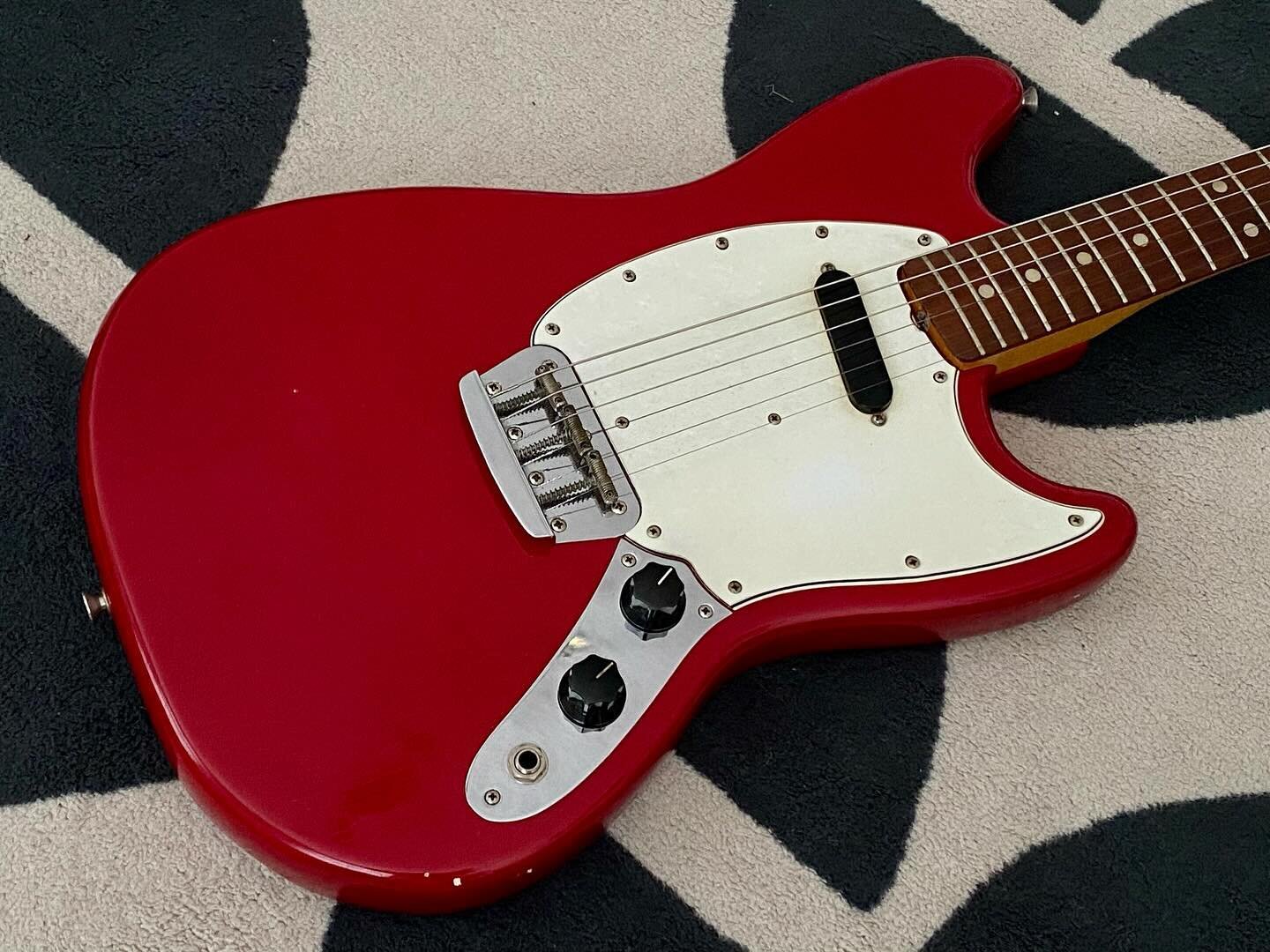 Ruby Tuesday. New arrival, a very clean original 1966 Fender Musicmaster II in Dakota Red. Comes with the original case and hang tags. More details soon.
.
www.20thcenturytoys.co
.
#fendermusicmaster #dakotared #offset #offsetguitar 
#geartalk #music