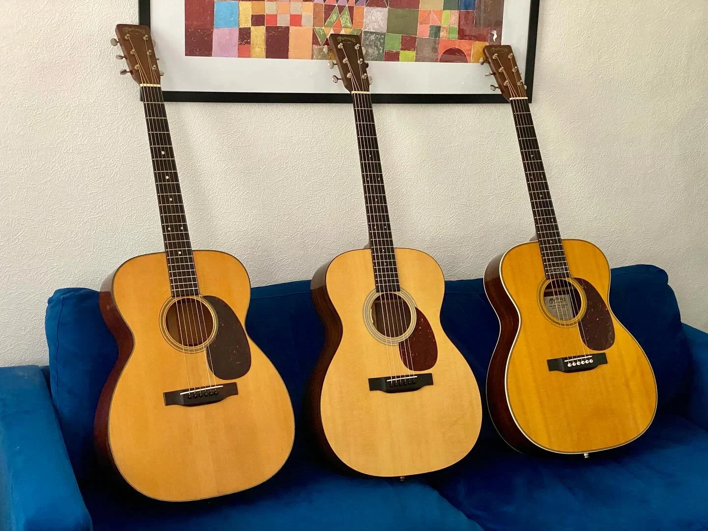 A trio of Martins for #flattopfriday A vintage &lsquo;53 000-18, a recent OM-21 and a 000-28EC Eric Clapton model. All of them have their own unique voice and feel. All of them sound great in their own way. Technically the bodies shapes should all be